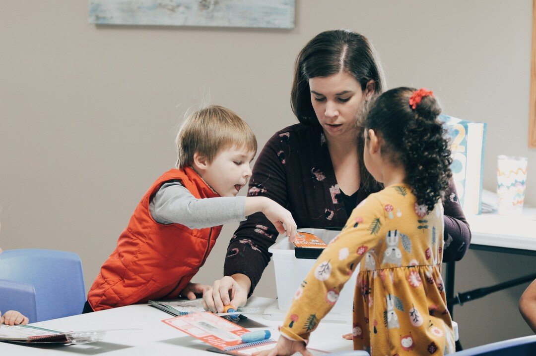 A look into our awesome Cornerstone KIDS Pre-K class! What were your favorite stories taught when you were in KIDS class?? 
.
#story #cornerstoneKIDS #volunteers
