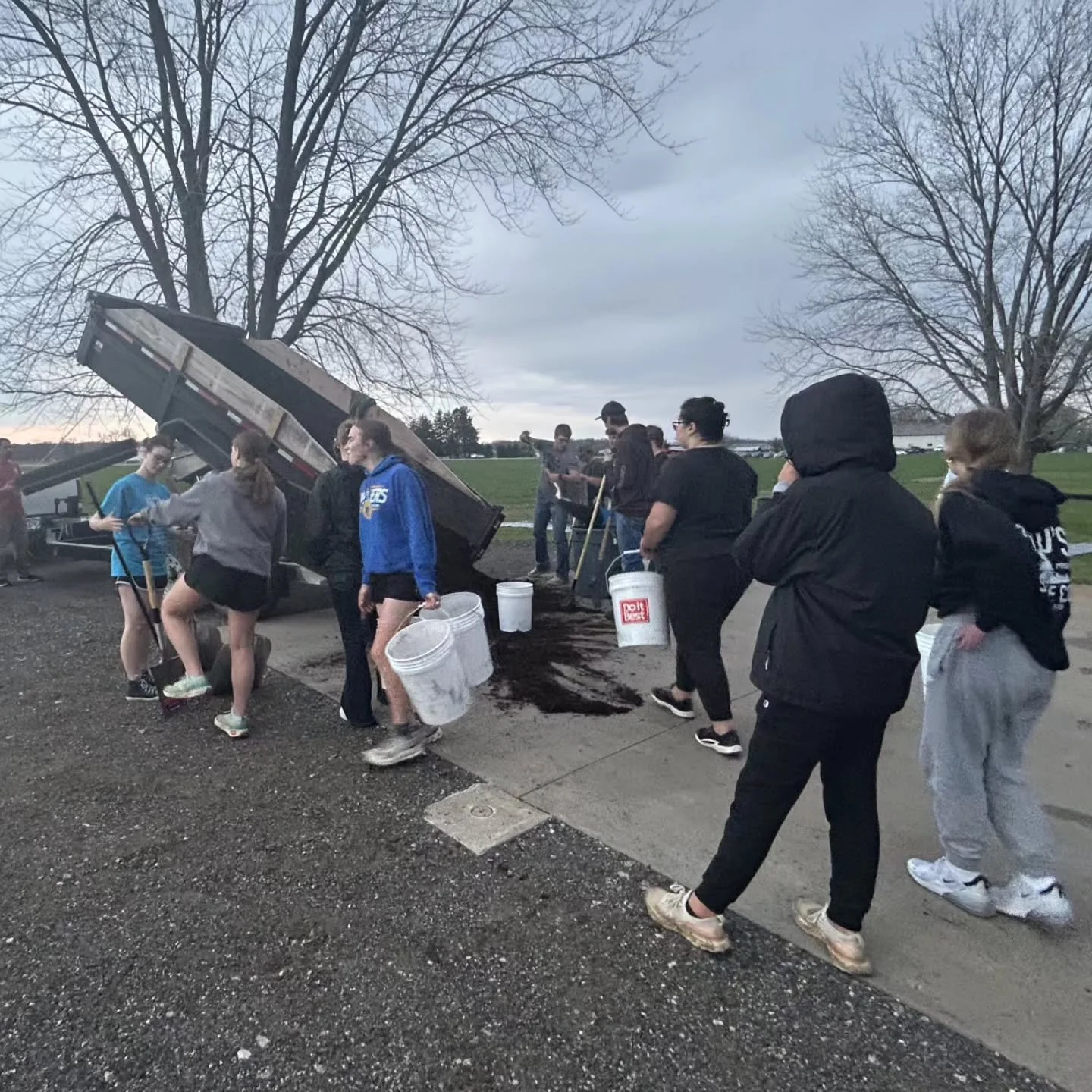 ⭐️Outreach Night⭐️ The 4G students made it happen tonight!! Lots of yard work got done in a very short amount of time.