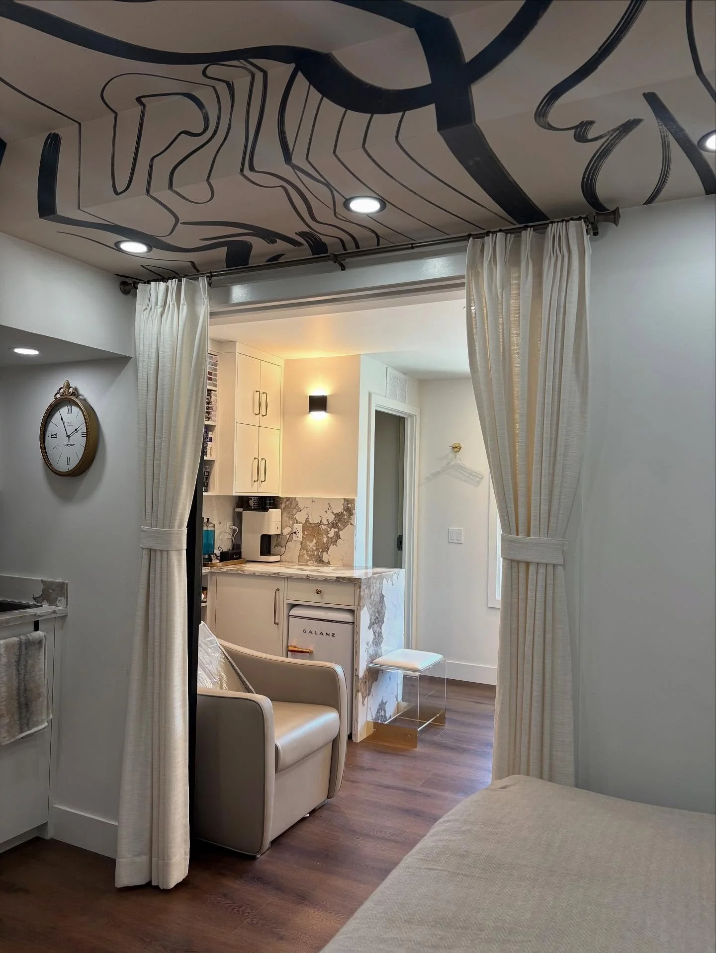 💛💛💛
.
.
#spaview #tesorobeauty #mardaloopbeauty #calgaryesthetics #calgarylashes #yycbeauty #yycsmallbusiness #yyclashes #yycfacials #yycwaxing #yychair #mardaloopyyc #elizabethsquare #esjayesthetics