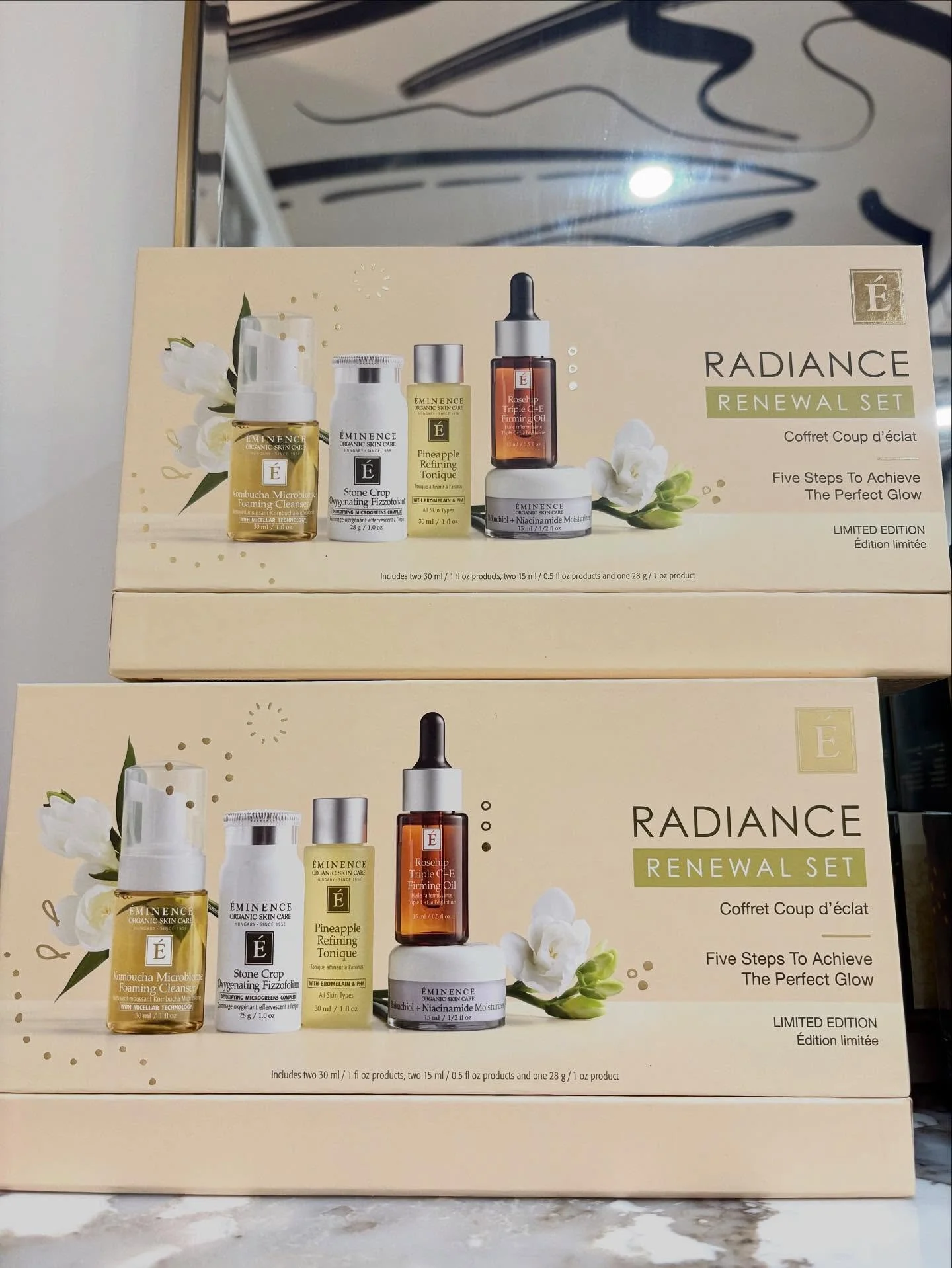 How cute are these Eminence Christmas Sets?! 🎁

*Limited availability* as they are completely sold out online and at the warehouse now! 

Ask me about a free gift with purchase of any Christmas limited edition set! 🙌 (while supplies last!) 
.
.
#ch