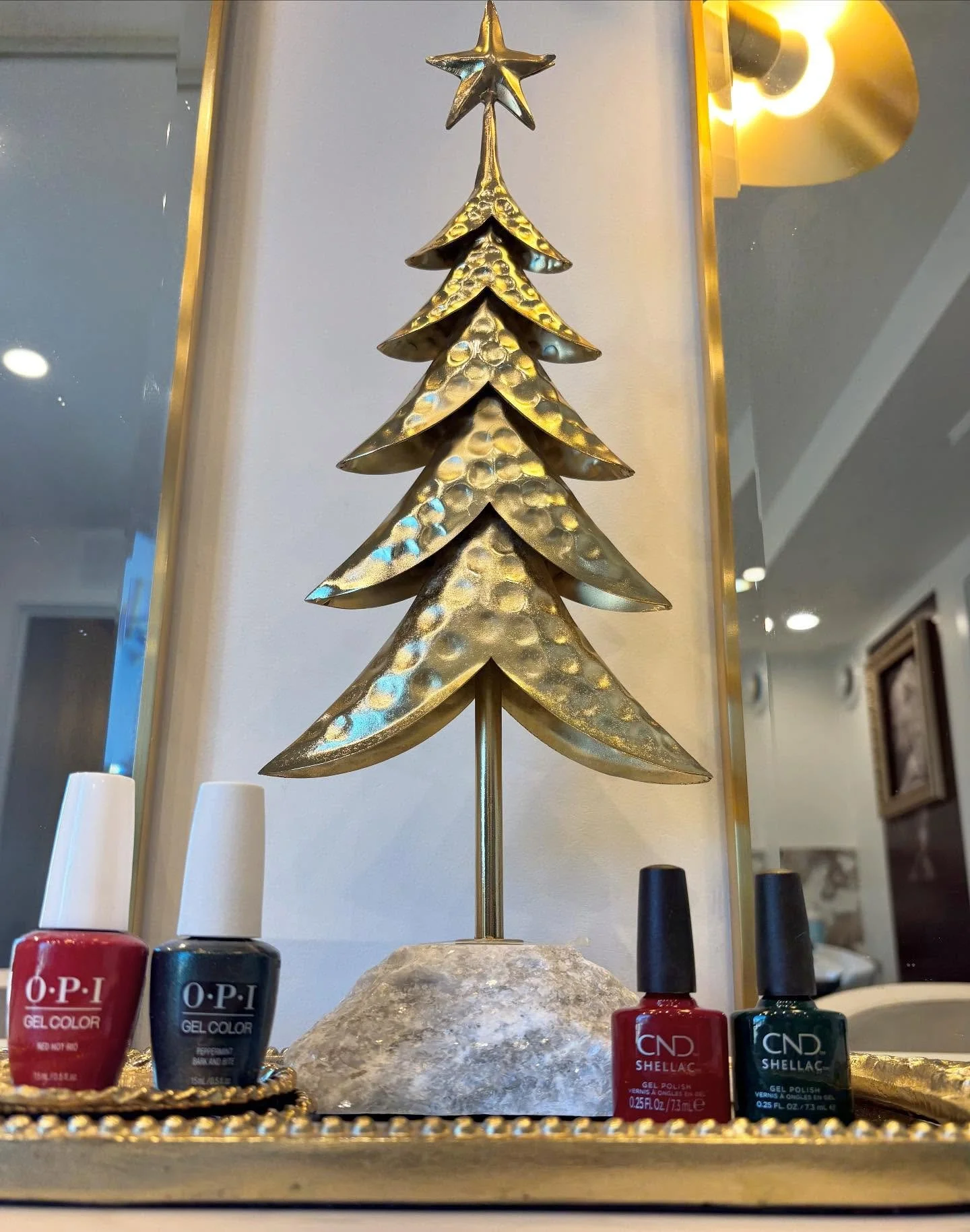 Christmas colours newly stocked ❤️💚

Almost completely full for Christmas! 
For anyone who needs in please reach out and I will do my absolute best to try and fit you in where I can ☺️ 

Looking forward to beautifying everyone for their holiday part
