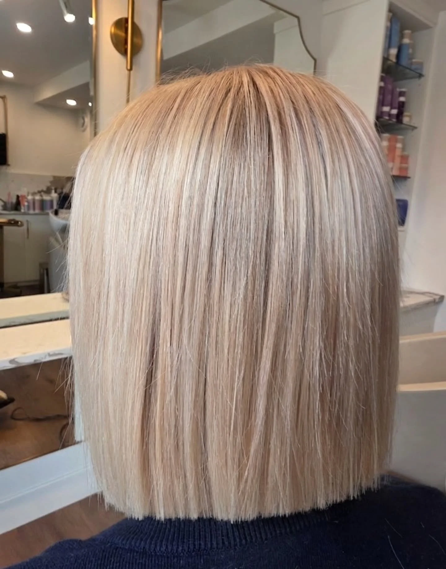 ​No "before" pics, just a Major Bob Moment.✂️ Confirming the rumors: the blunt cut is officially the look for 2026

#TheBob#PowerBob#CalgaryHair#BluntCut#yychair