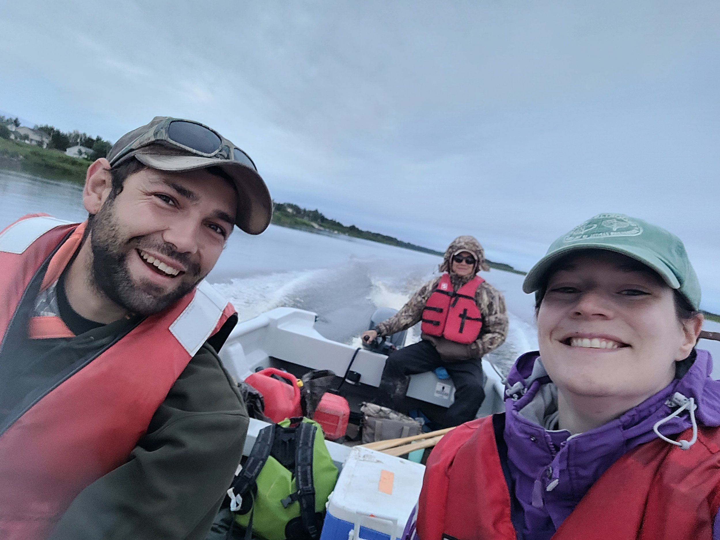 Jacob Seguin (WCS Canada), Gretchen Lescord (WCS Canada) and Ryan Sutherland (Moose Cree First Nation) heading out to the James Bay estuary. 
