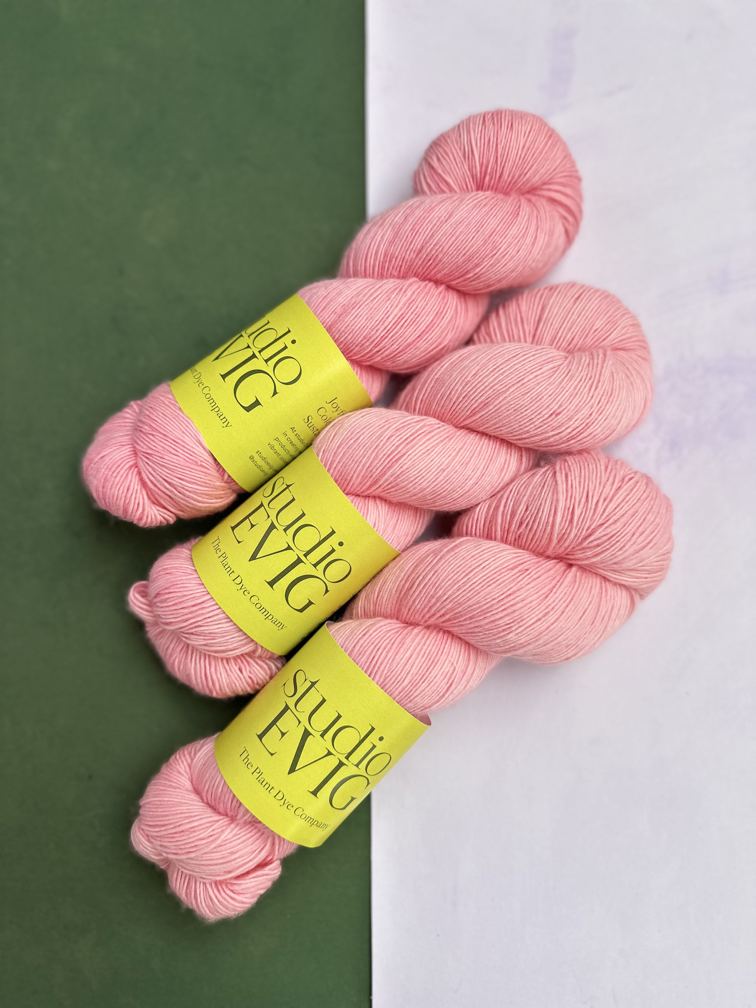 studioEVIG - Naturally dyed 4PLY Merino - flamingo angle.jpg