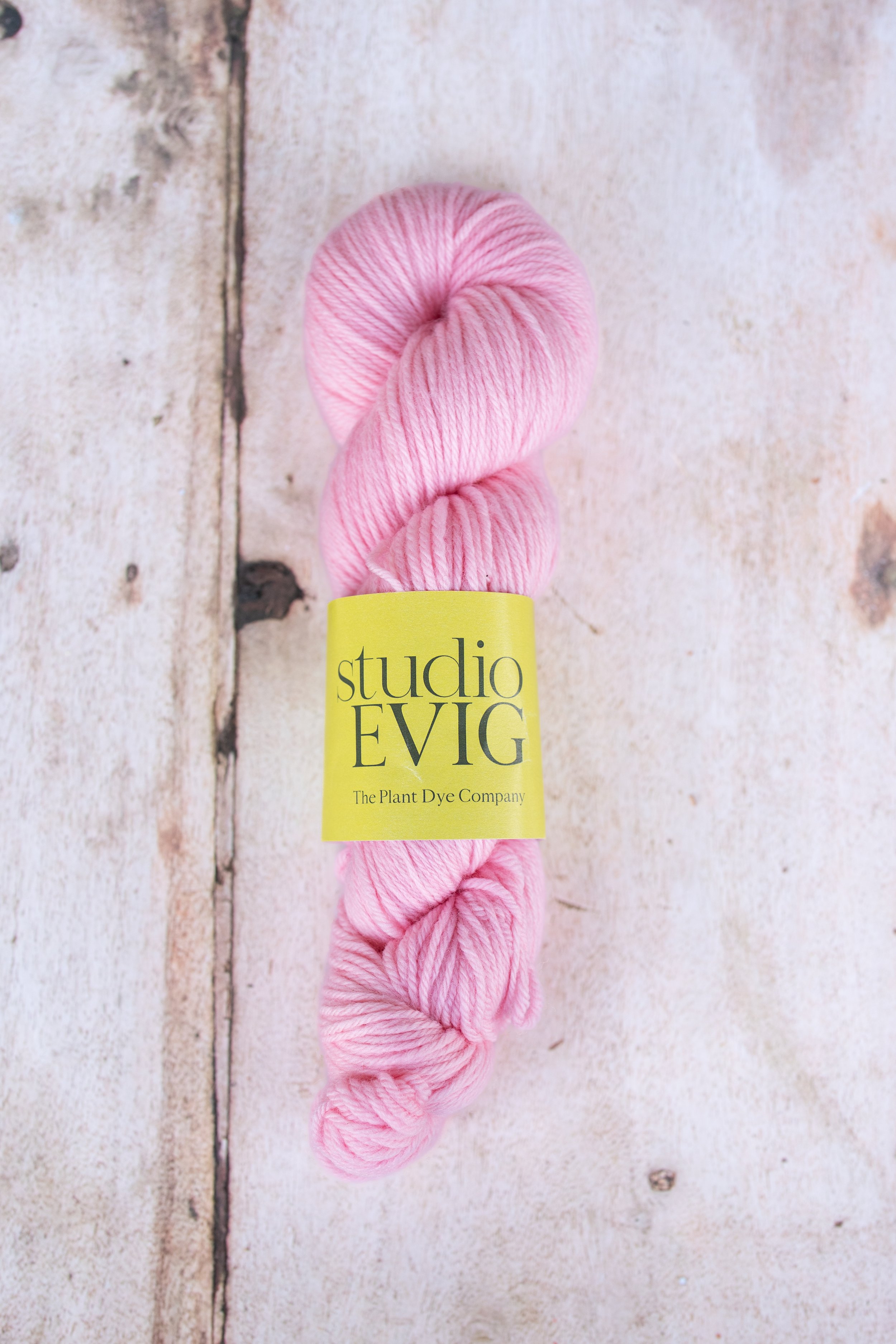 studioEVIG - Flamingo DK Merino yarn..jpg