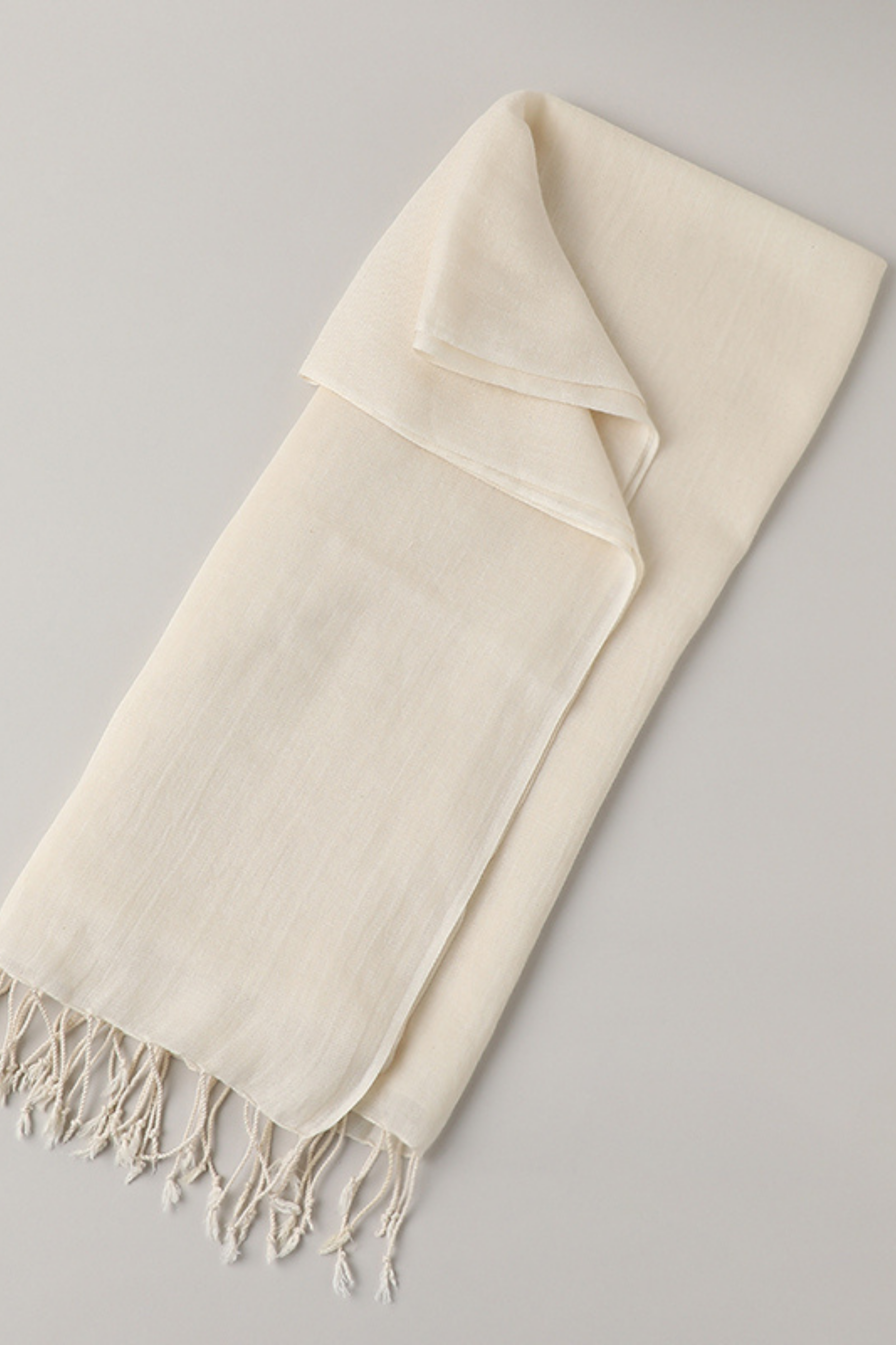 studioEVIG - Green Tailor - Pria scarf SMITA close up.png