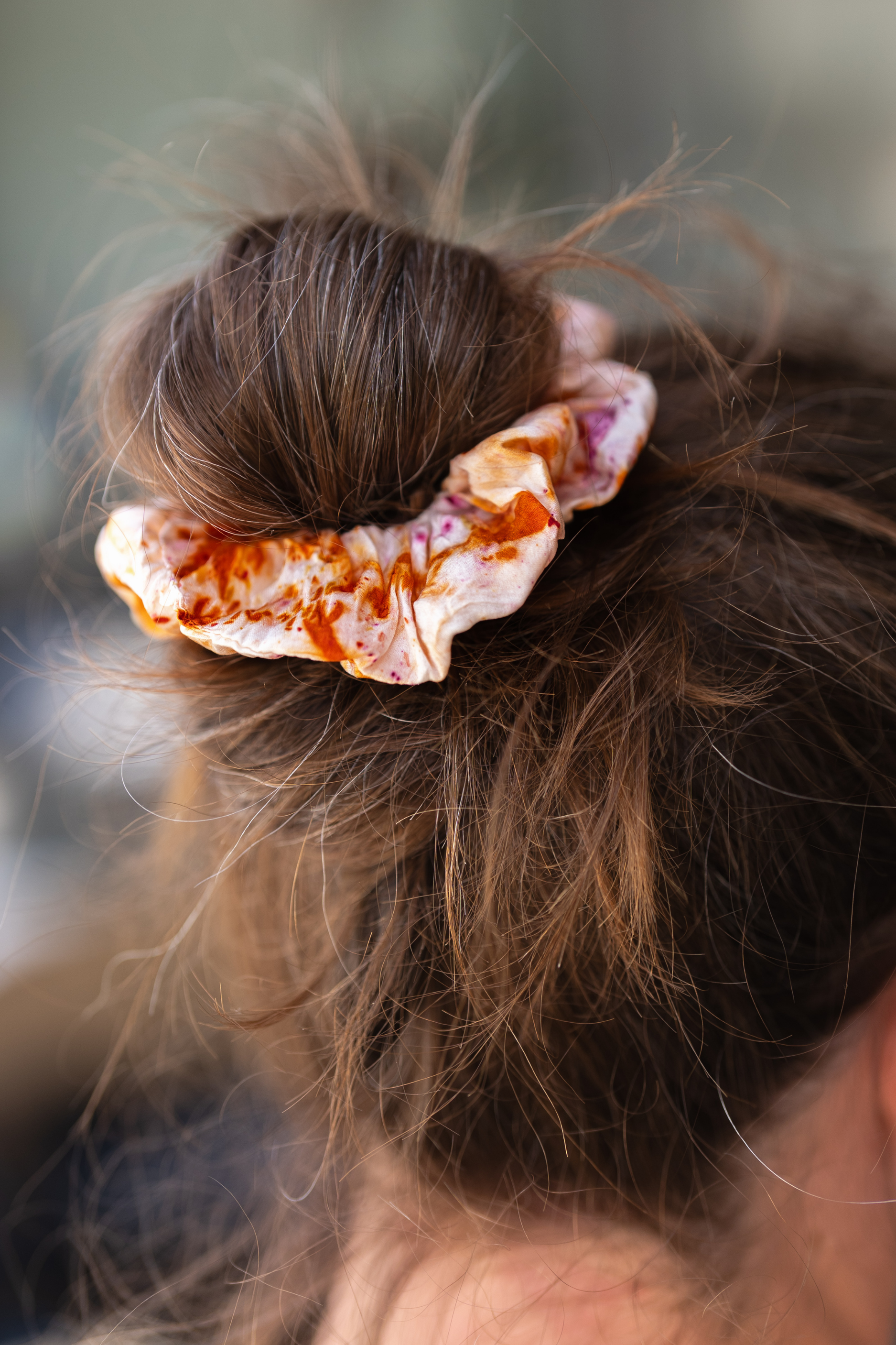 studioEVIG - Green Tailor - _Lifestyle - Silk Scrunchie.png