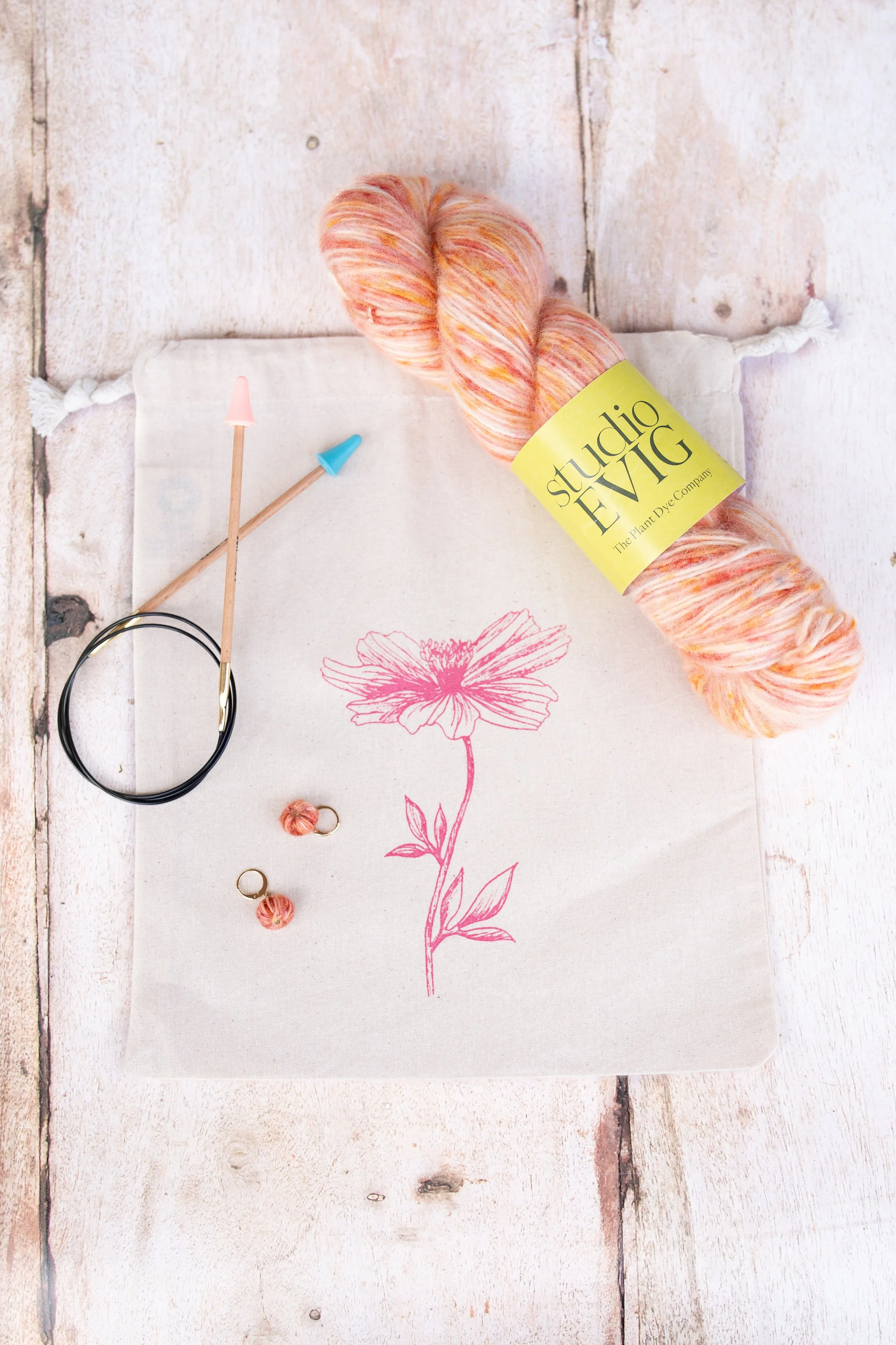 studioEVIG - Knitting Kit - Firefly - alpaca yarn.jpg
