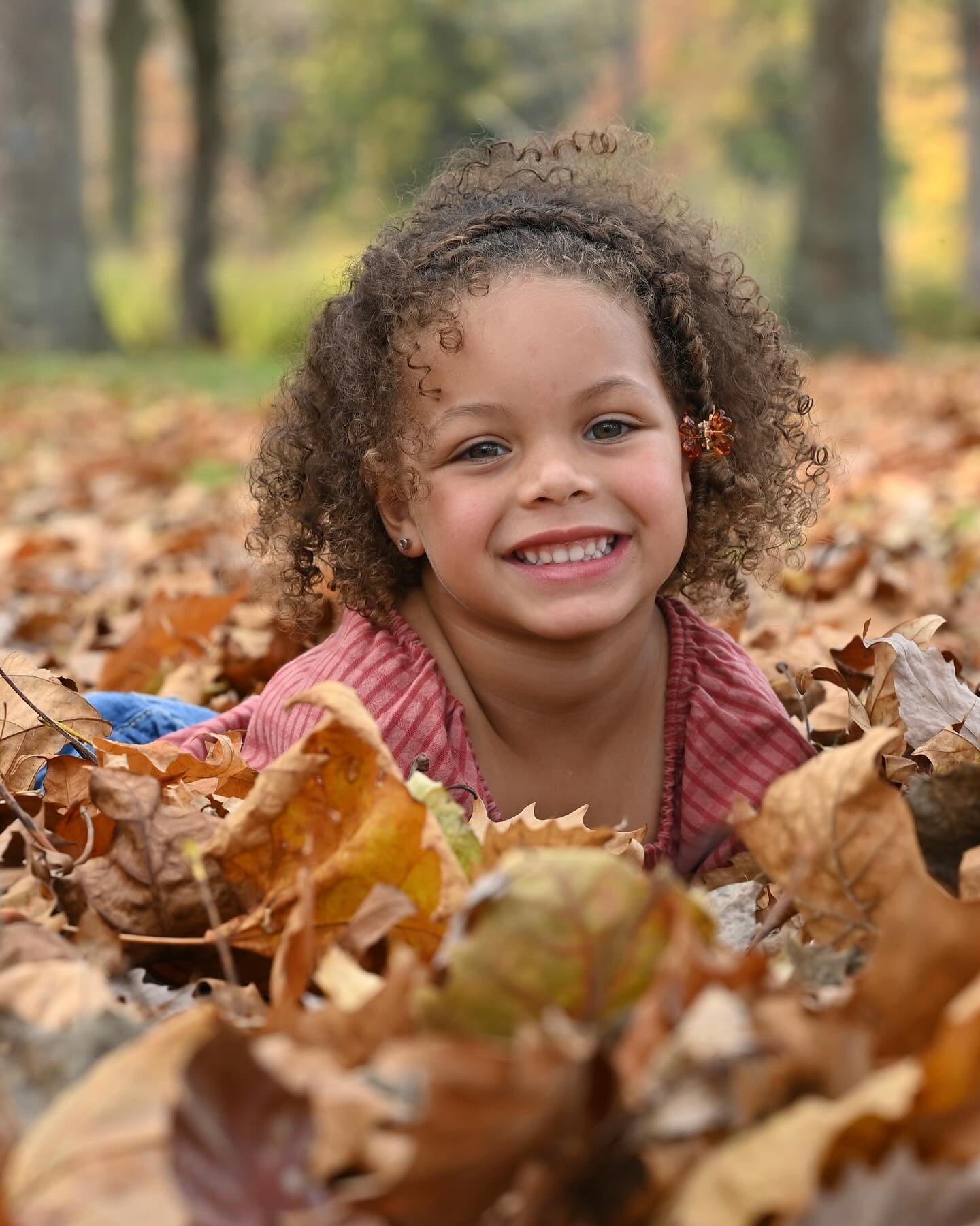 What a beautiful day it was for Rain&rsquo;s fall photo session. 😊🍂🍁 #LoriGphotography #fallphotos #southbendphotographer #newcarlislephotographer #familyphotos #toddlerphotos #childrenphotography #portraits #fallphotosession