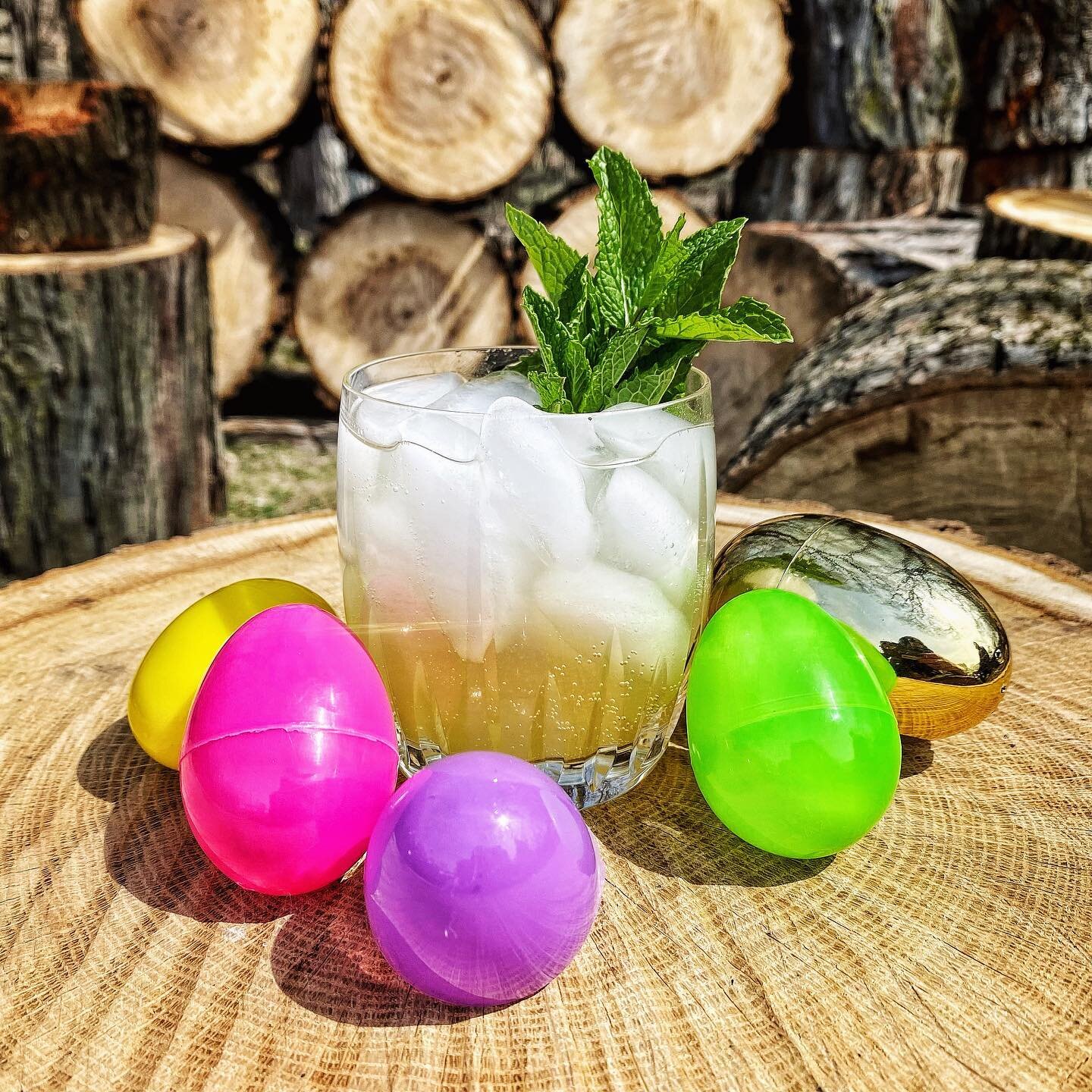 Happy Easter from the Pour Inc. Crew!

We&rsquo;re celebrating with some elixir cocktails &amp; mocktails like this Kumquat Dream 0% cocktail. 🤤

Have a safe &amp; happy holiday!

#cheersmke