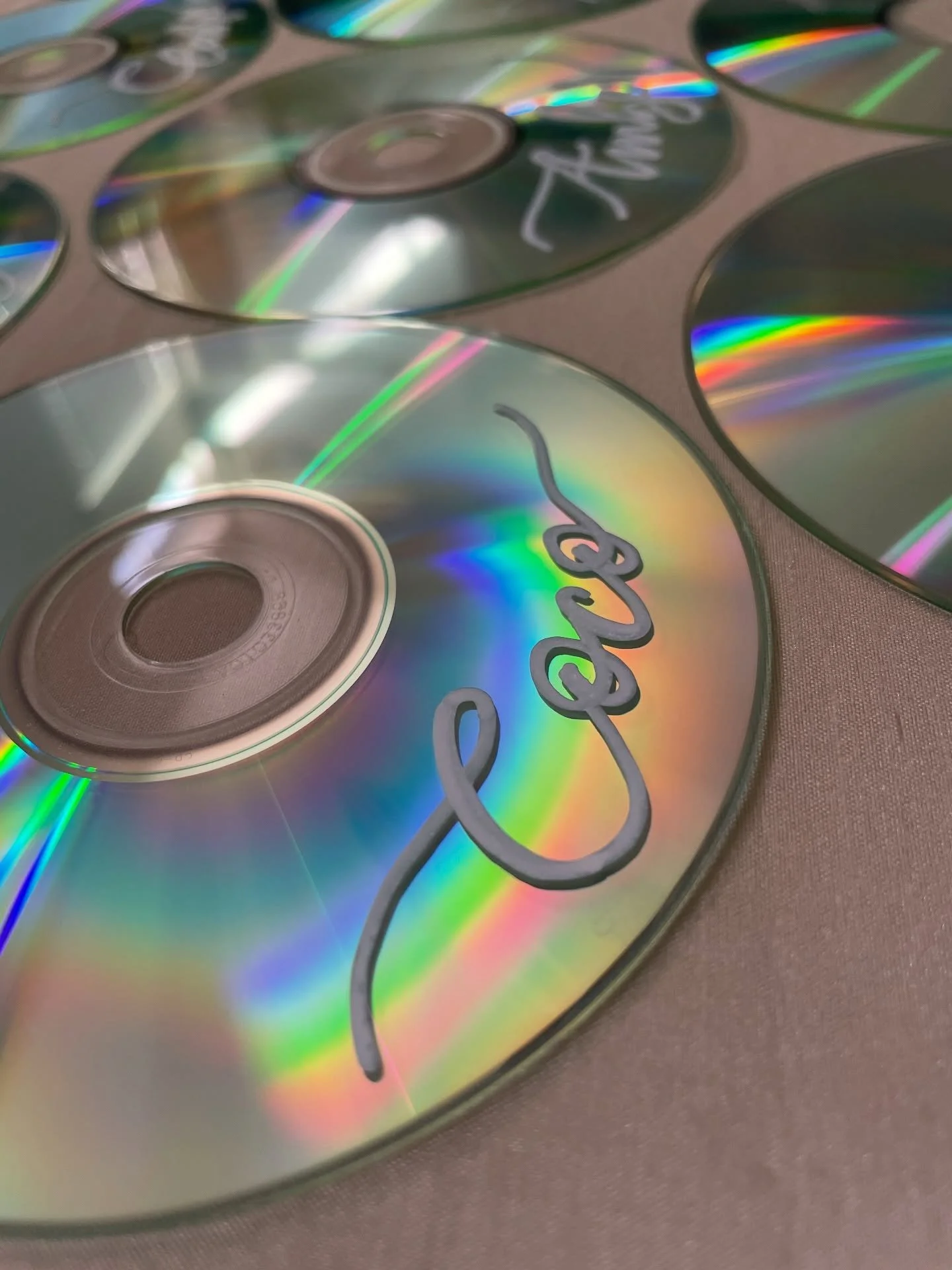I can say without a doubt that each guest of this event took their CD home. That&rsquo;s the power of personalization. 🖊️ 

🛑Stop gifting drawer junk. Send me a message and let&rsquo;s find a cool favor for your event.

Credit for the idea of these