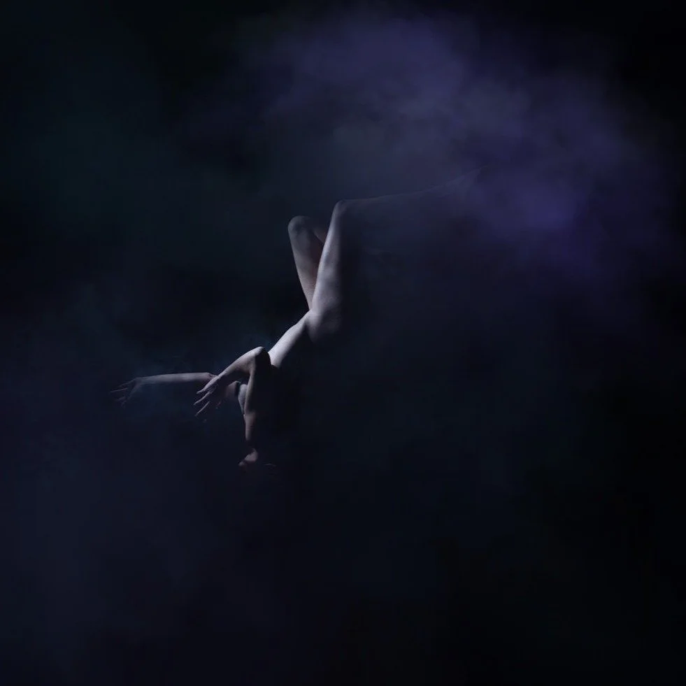 S&eacute;rie "L&eacute;vitations", projet permanent &agrave; retrouver sur mon site : https://www.jphotography.eu/lvitations
Mod&egrave;le : @artemismodele 
La s&eacute;rie est &agrave; retrouver en int&eacute;gralit&eacute; et sans censure