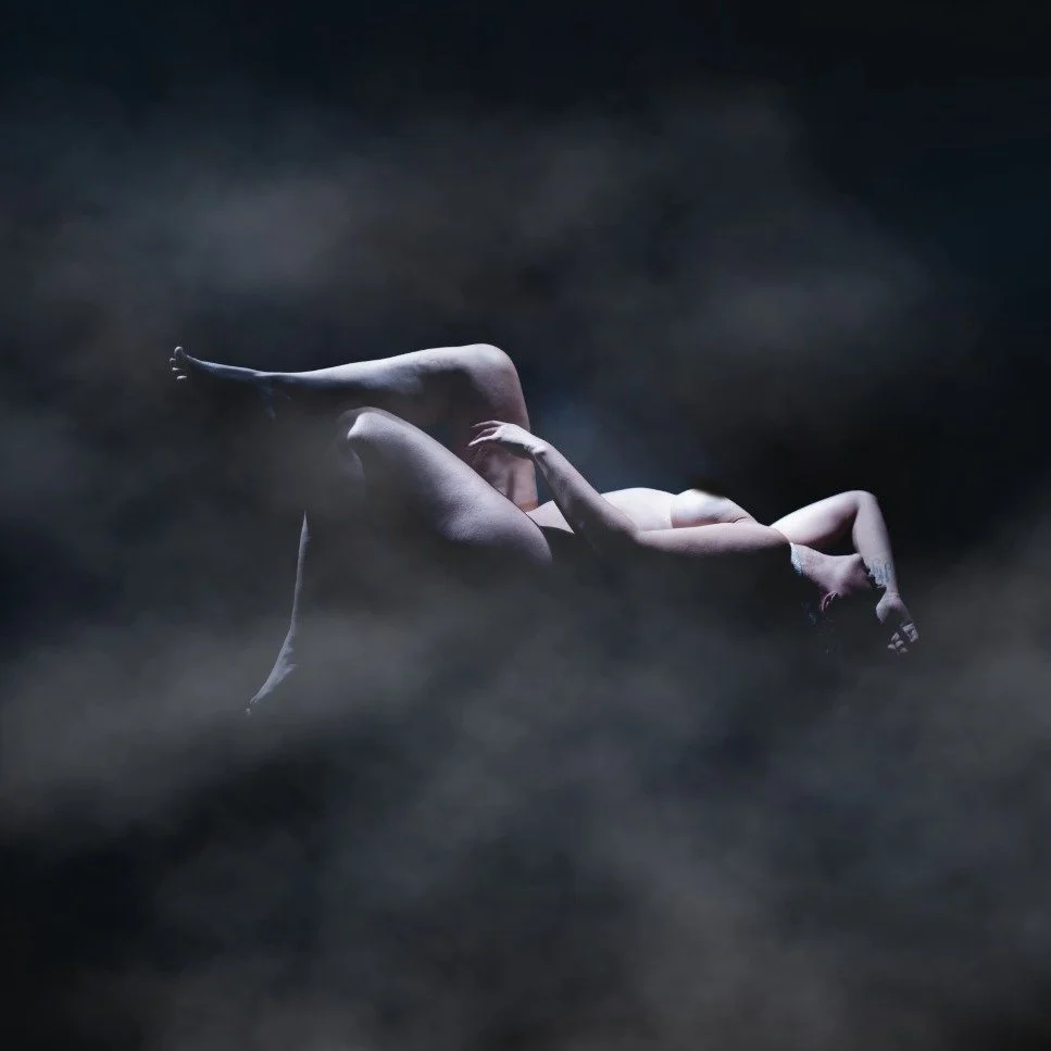 S&eacute;rie "L&eacute;vitations", projet permanent &agrave; retrouver sur mon site : https://www.jphotography.eu/lvitations
Mod&egrave;le : @lynne_pm @lynne.shooting_ 
La s&eacute;rie est &agrave; retrouver en int&eacute;gralit&eacute; et 