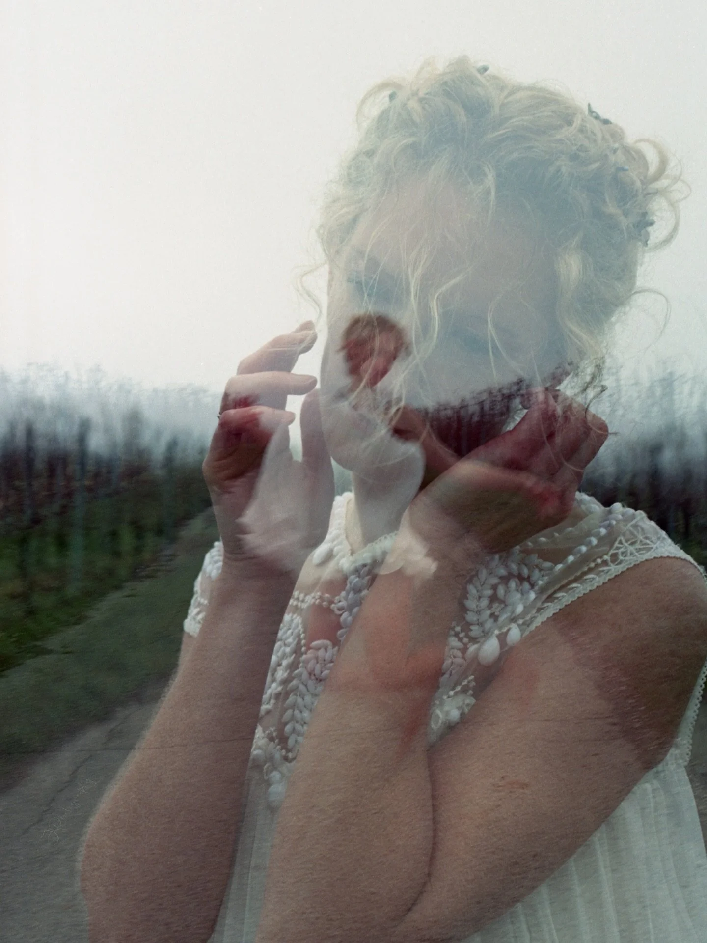 Caresse, avec @jue_bmt 
www.jphotography.eu