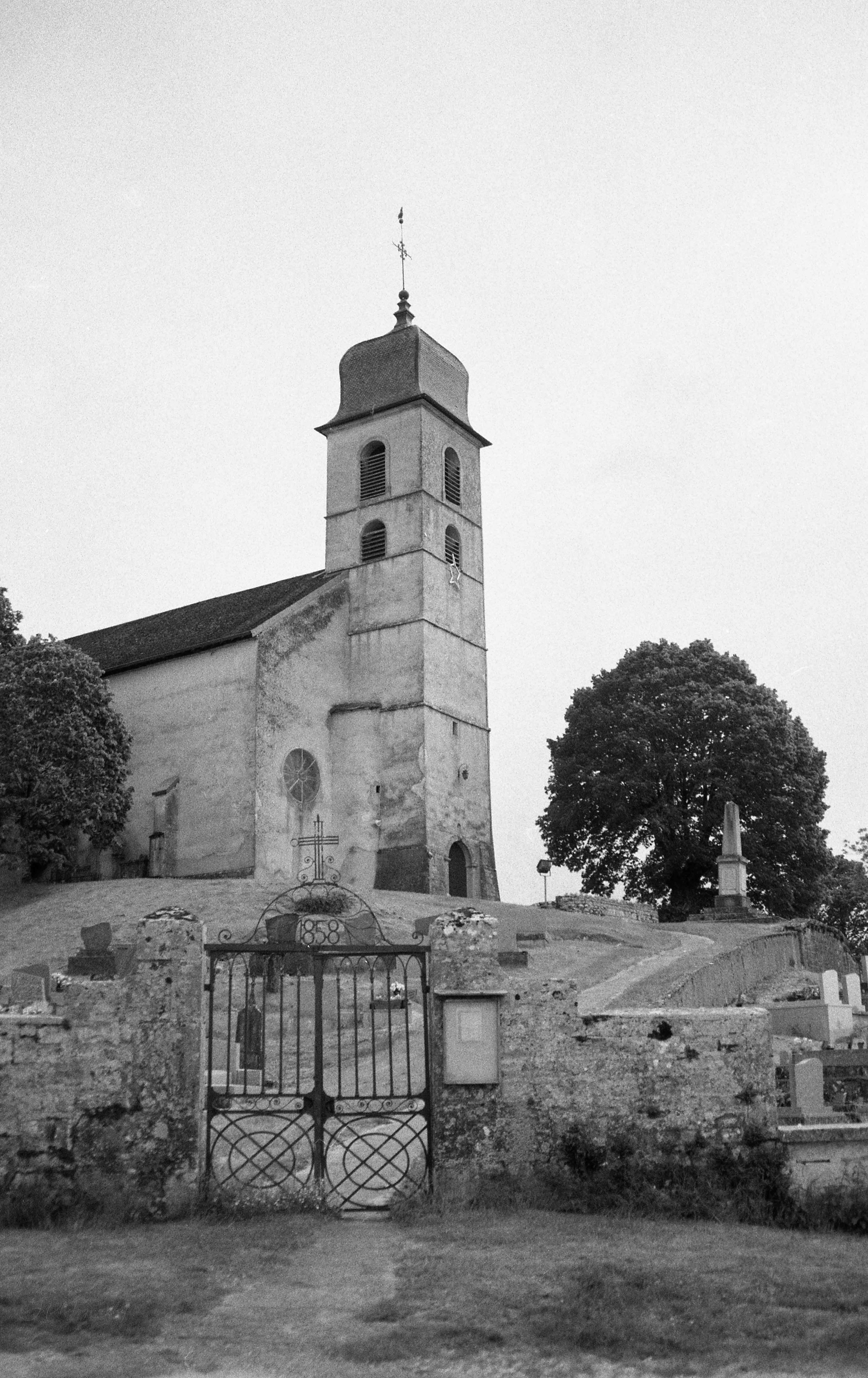 Église, Monnet-la-ville, Jura. 2023.