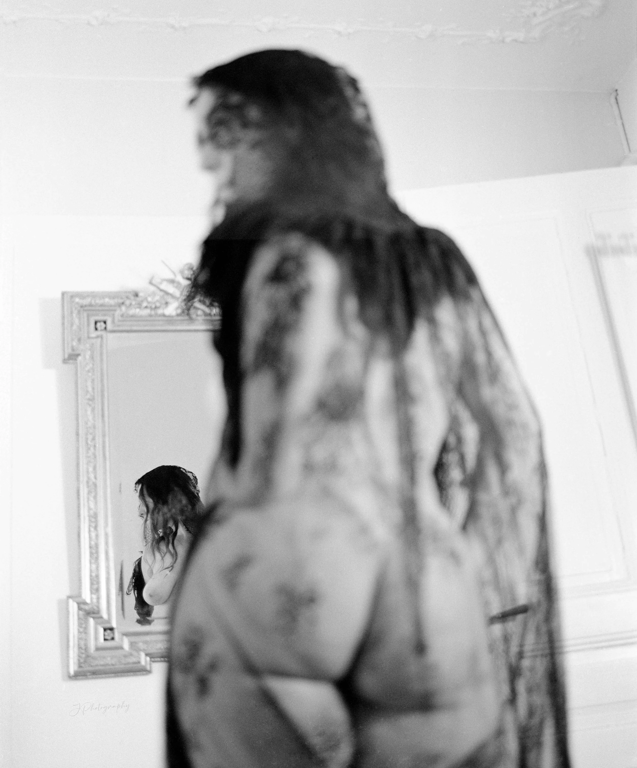 SHOOTING-ARMELLE-NU-ACAD-HP5-@800-08_03_25-005.jpg
