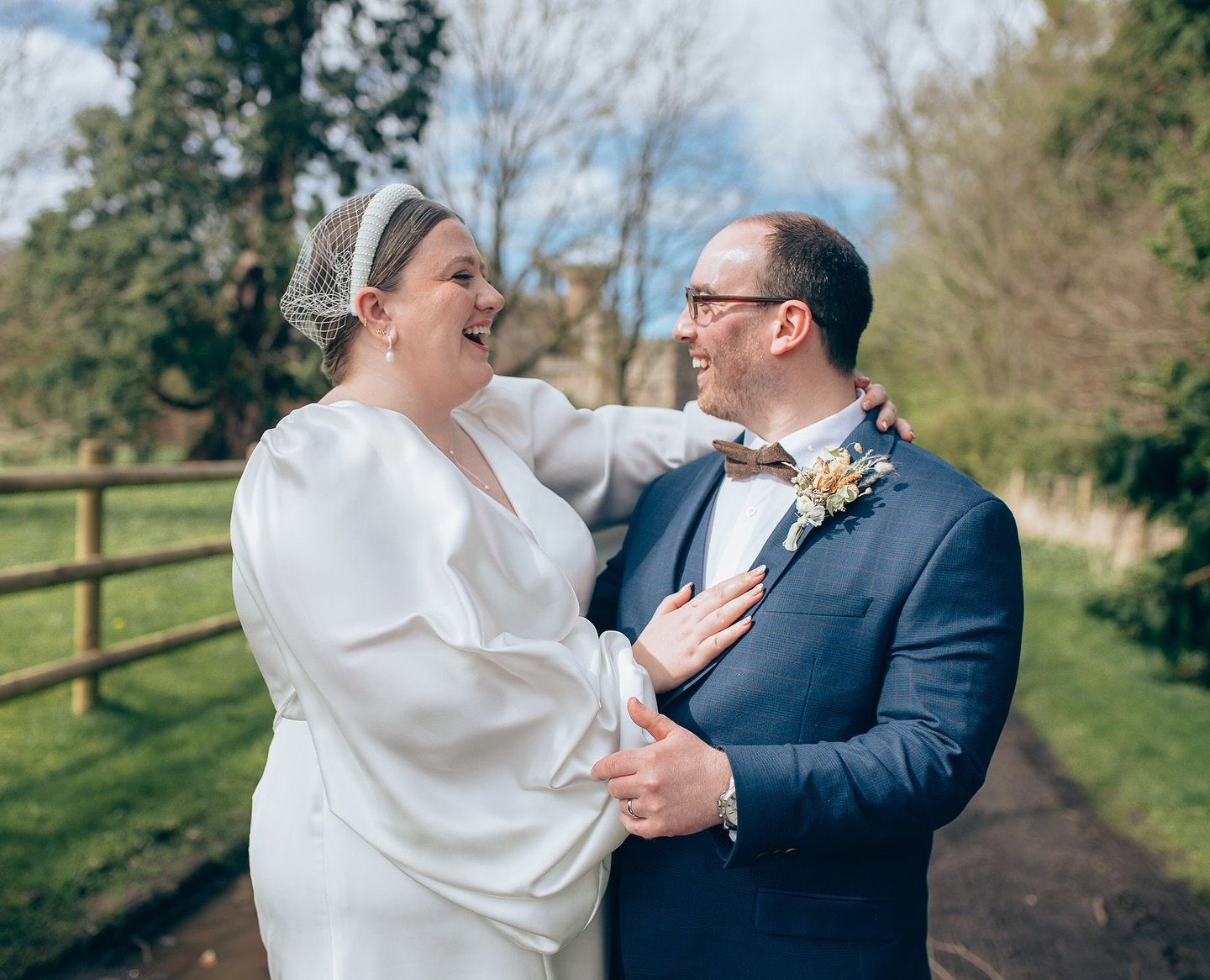 🌿 Gallery delivery day! 🌿

I can&rsquo;t wait for Hannah and Mark to see their images - what an absolutely perfect day ✨

Supplier love;

Wedding coordinator - @skellonevents 
Make up - @madeupbycathryn 
Hair - @lindseymcelmeelbridalhair 
Venue - @