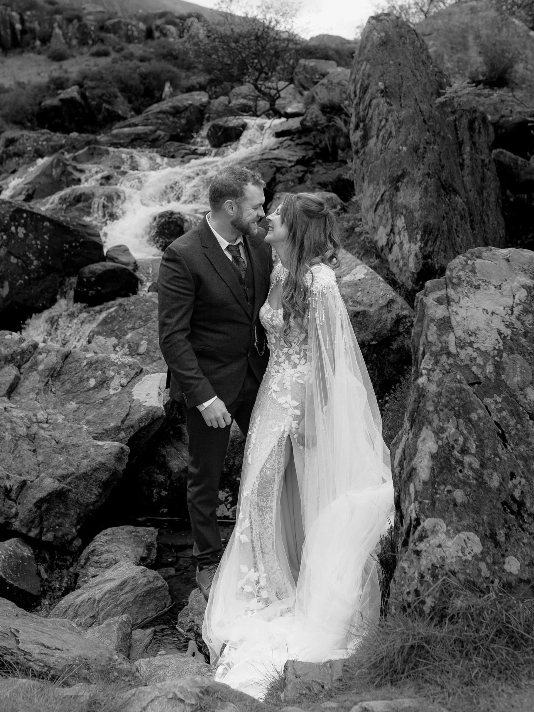 The best moments are usually somewhere in between. Between the walking, the laughter and the views.

A little moment from our mountain day in Snowdonia that @cassiembridal and I brought together with two wonderful couples. 
We wanted to create someth