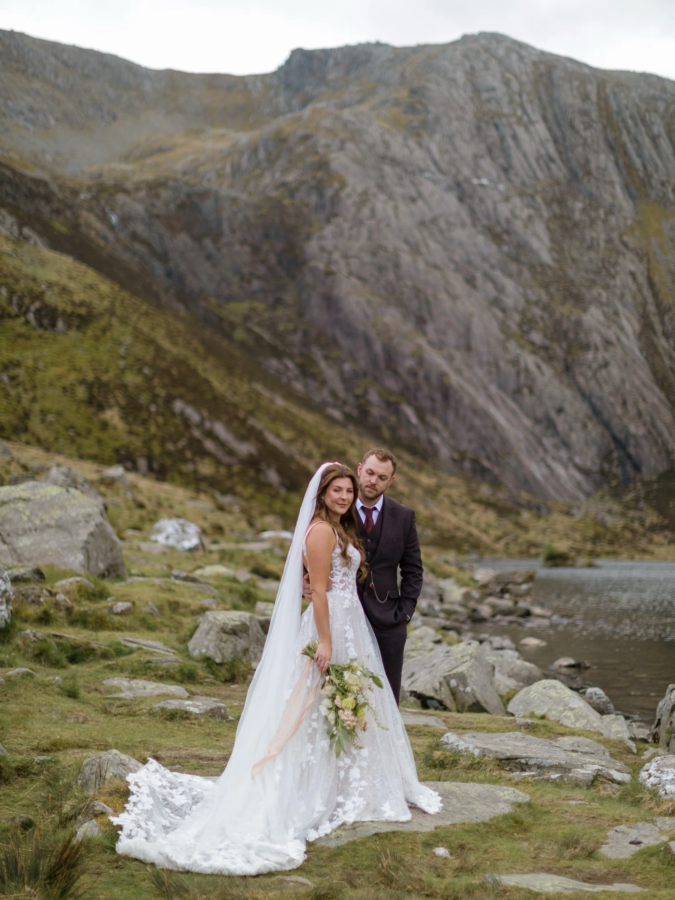 I wanted this shoot to feel real.

Not overly styled. Not perfectly posed. Just a genuine glimpse into what an elopement day could actually look like in the mountains. 
This is exactly how I shoot every wedding or elopement day. Gentle guidance, lead