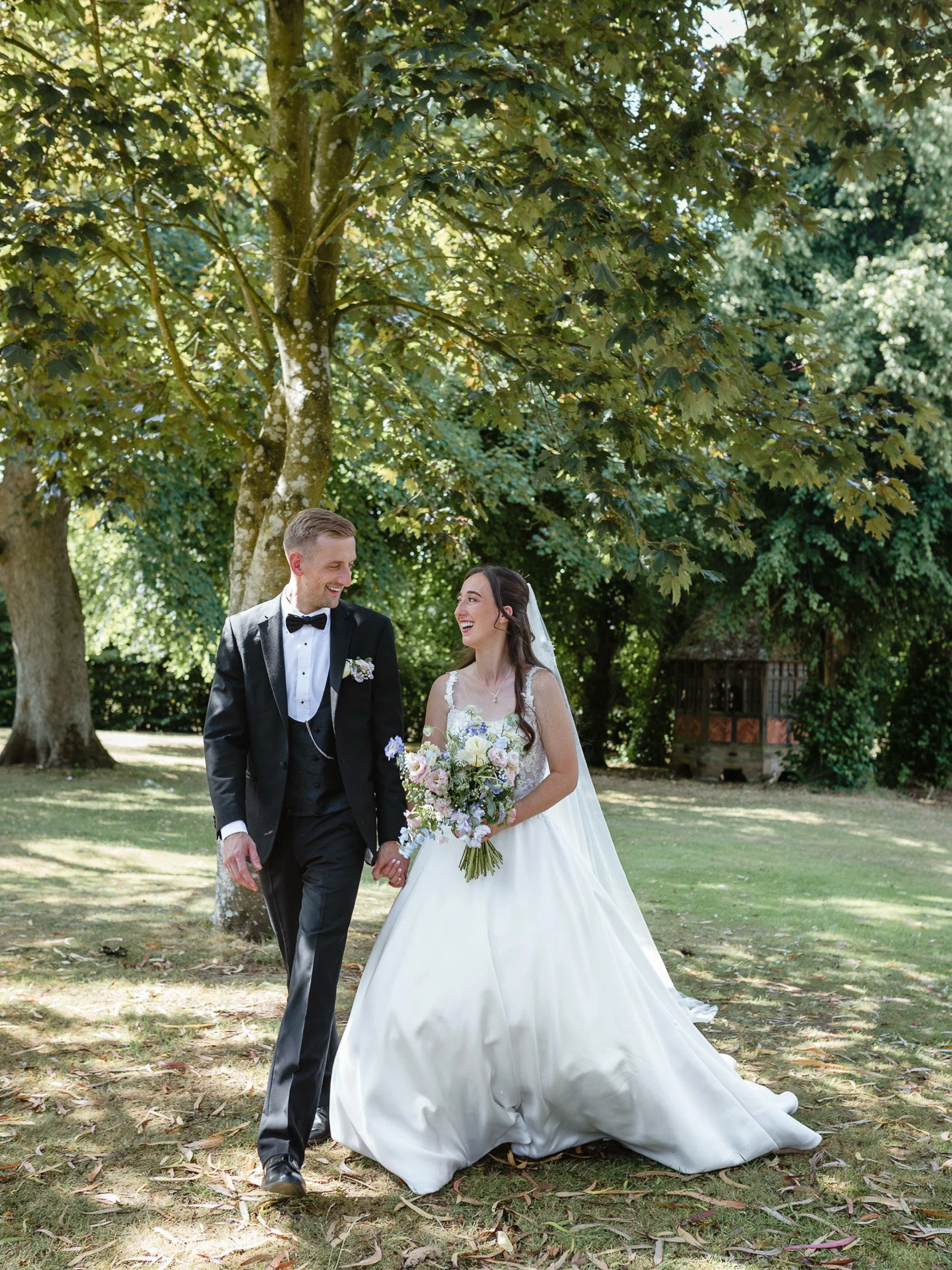 Why have one confetti throw, when you can have two? 🎉

Katrina and Jac were married at Northop Church and celebrated the remainder of their perfect wedding day at beautiful @soughton_hall 🌿

The confetti whirlwind at the church was absolutely insan