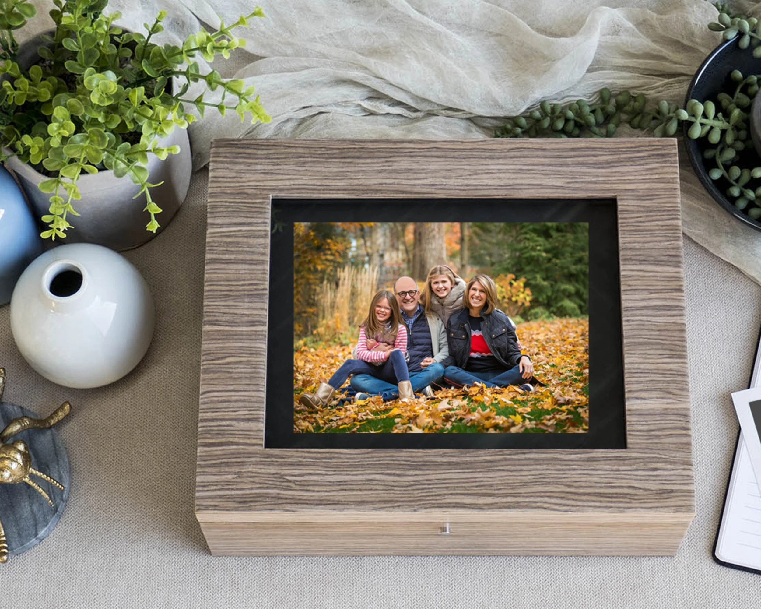 Signature-Folio-Box-Sandy-Oak-8x10-marketing copy.jpg