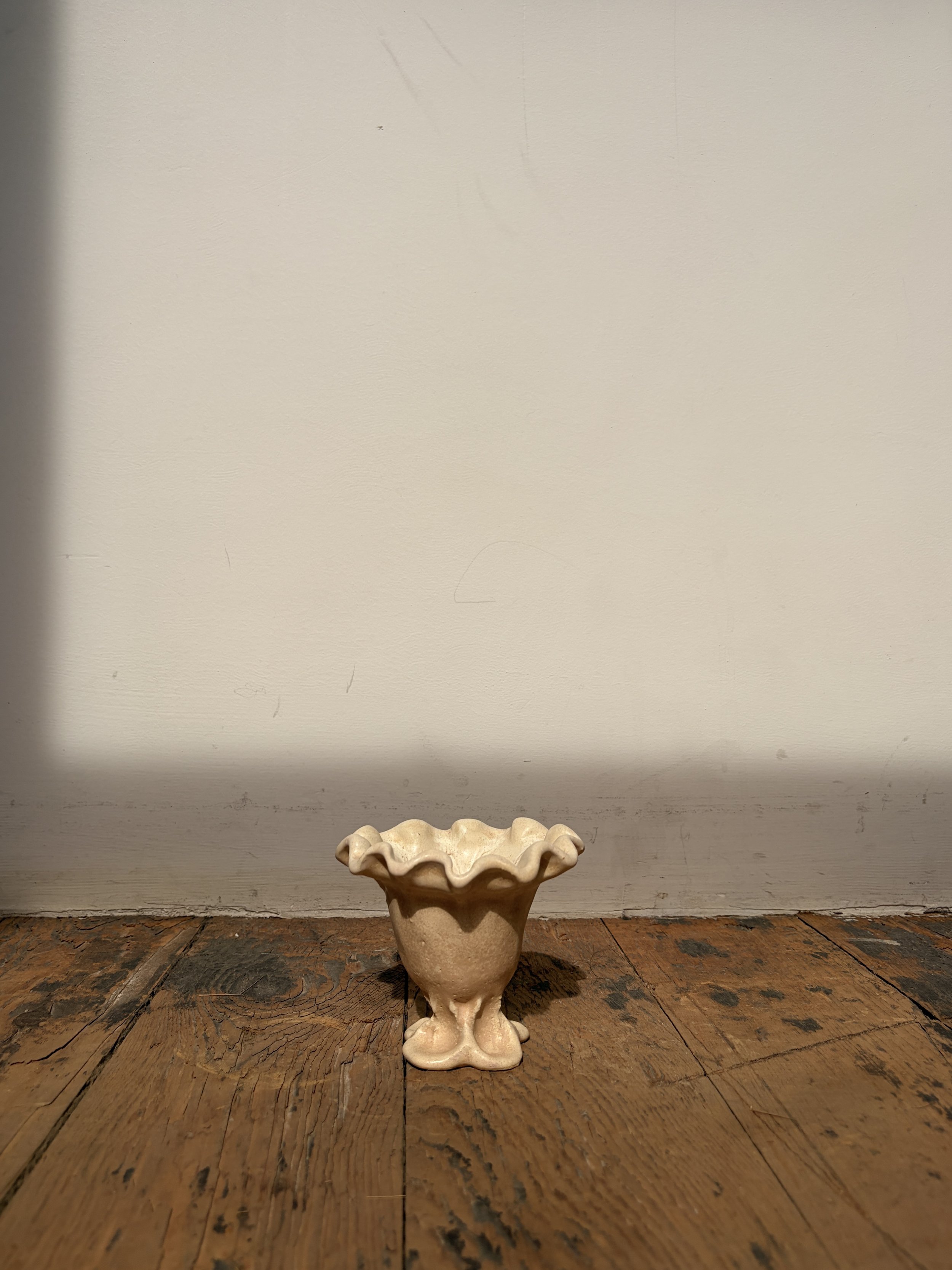 Pedestal Dish