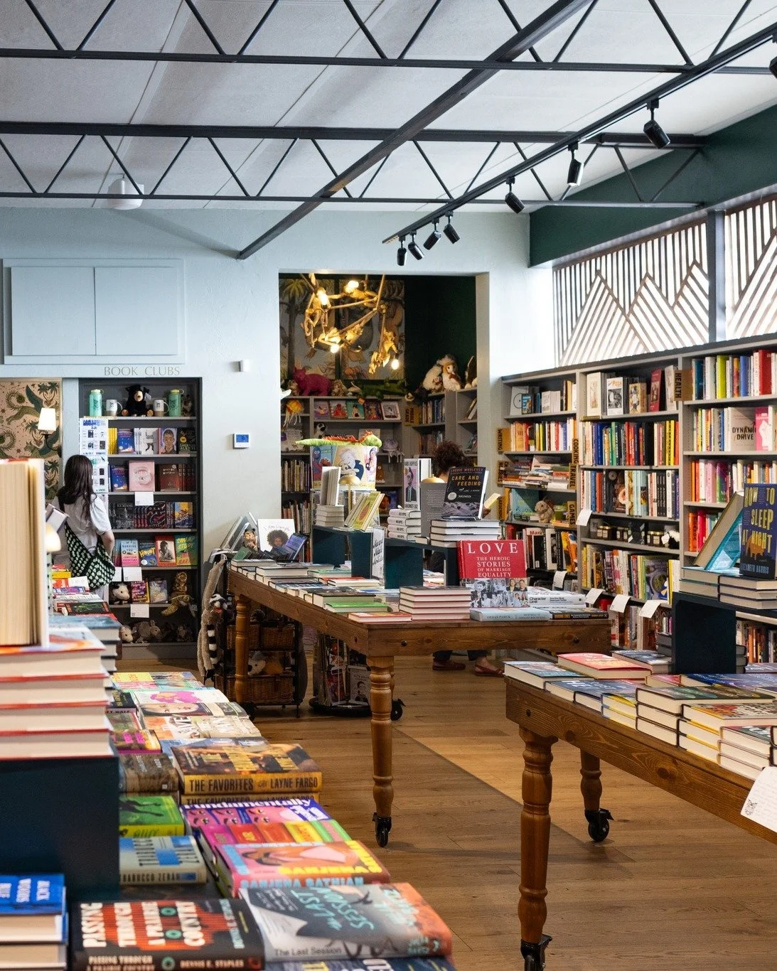 Have you caught a Gainesville Reads event this month at The Lynx? Only a week and a half left, so don't miss your chance to attend before it's too late. 

#downtowngnv #alachuacounty #onlyingainesville #352 #visitgainesville #gainesvillefl #florida #