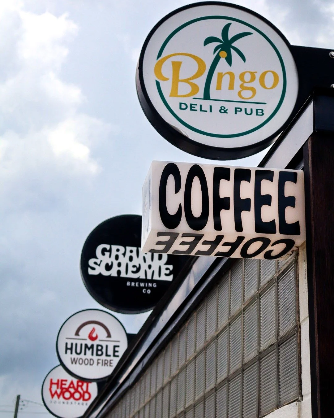We're obsessed with @afternoon__coffee's new sign, but even more obsessed with them. 

#gainesvillefl #visitgainesville #onlyingainesville #alachuacounty #downtowngnv #352 #florida #uf #gogators