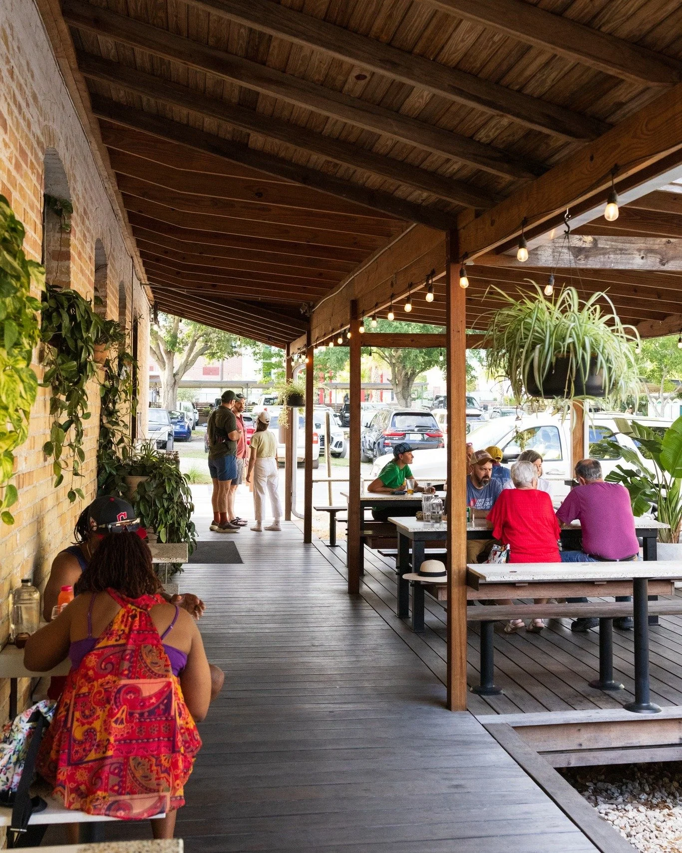 Fall is finally here - whether Florida agrees or not - and that means more dinners on the porch. 

#gainesvillefl #onlyingainesville #visitgainesville #alachuacounty #downtowngnv #352 #uf #gogators #florida
