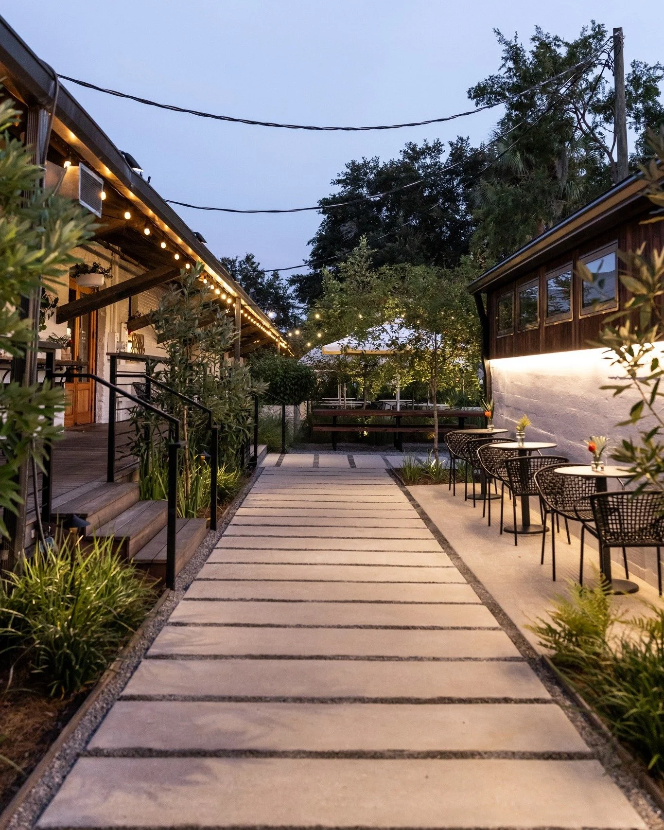 Who else has been enjoying these wonderful evenings? 

#gainesvillefl #visitgainesville #florida #352 #onlyingainesville #uf #gogators #alachuacounty #downtowngnv