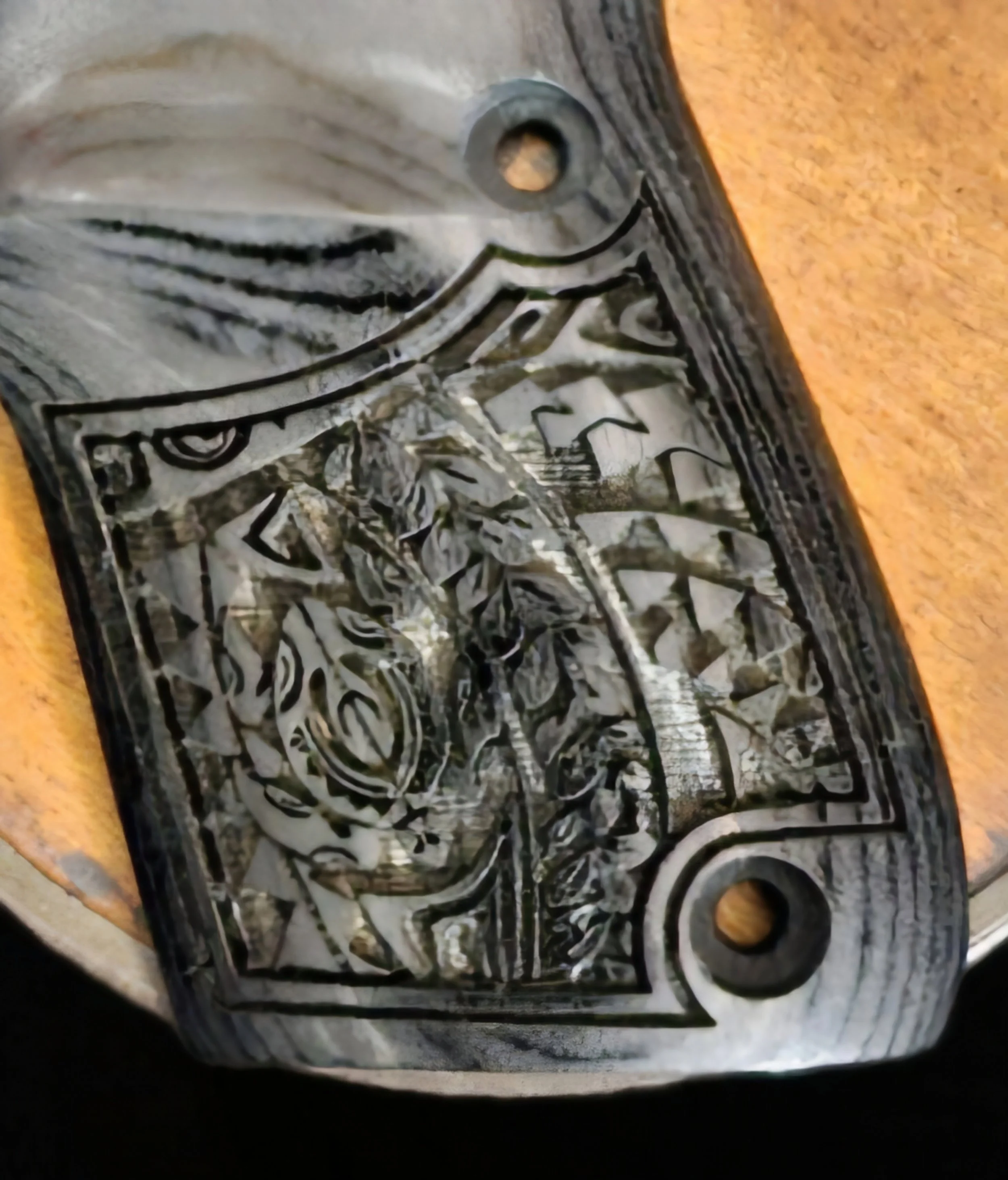 Beretta 30x/20x Tomcat/Bobcat Grips "The Honu" Close-up