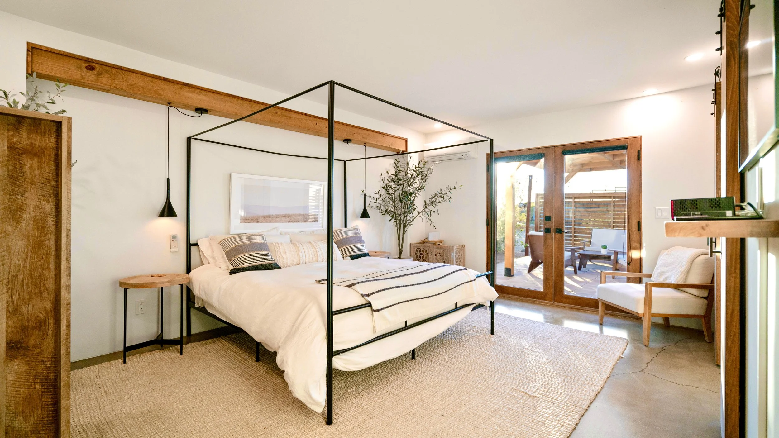 636 Valencia Dr Interior-10.jpg