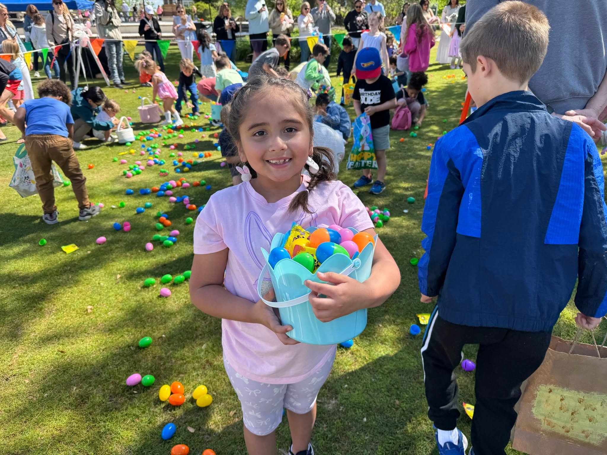 Some bunny is ready for Easter Eggstravaganza! Join us on April 4th, 10am-1pm at Shelter Cove Park. Egg hunt is 11 sharp! Don't miss it 🐰 bounce houses are free but food/drink/other activities are sold separately. islandreccenter.org/events/easter