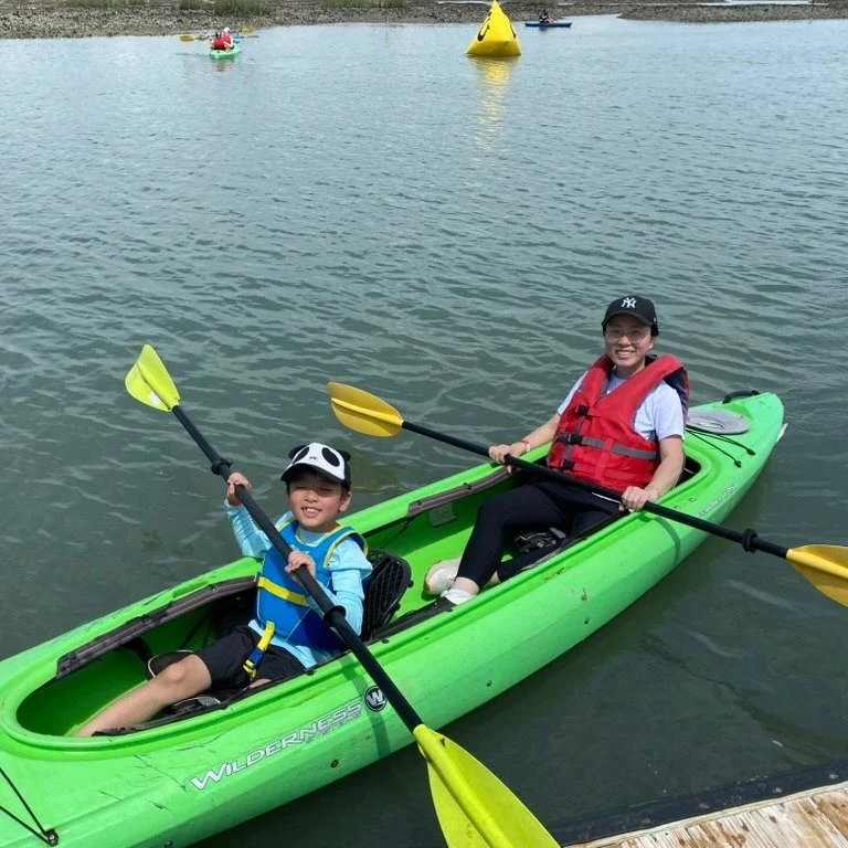 🌊 Explore Skull Creek by Kayak This Summer!
Join us for a guided Lowcountry kayak tour through the beautiful marshes of Skull Creek. This eco-friendly experience is perfect for anyone looking to get on the water, learn about the tides, oysters, dolp