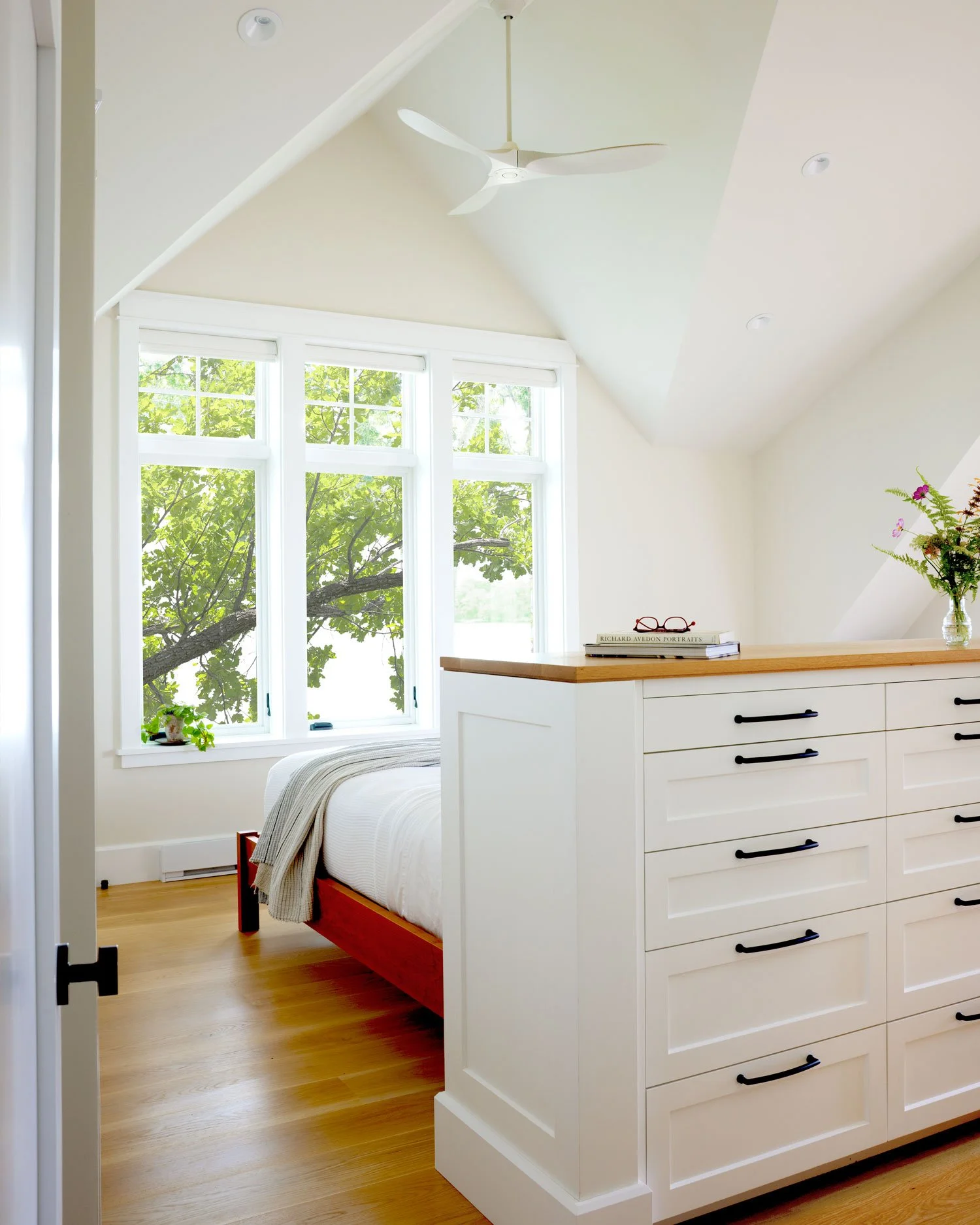 project-page_baylight_6366-bedroom-1_v.jpg