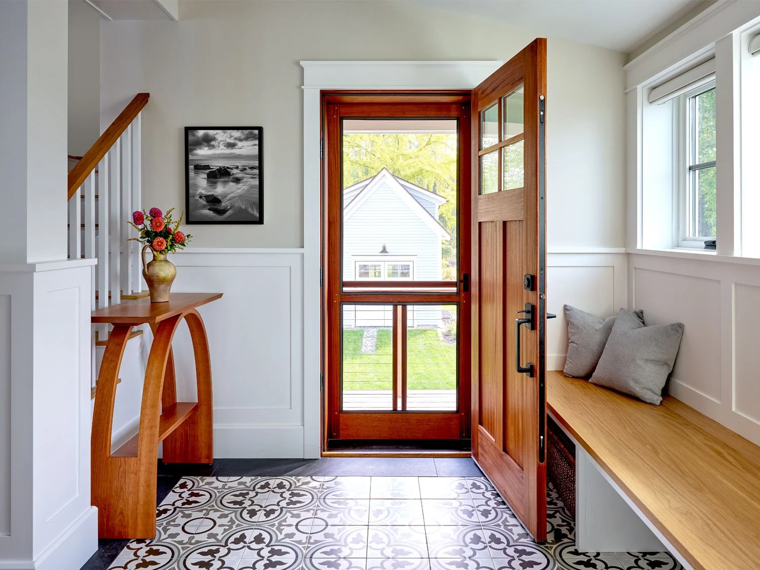 project-page_baylight_5265-front-hall_h.jpg