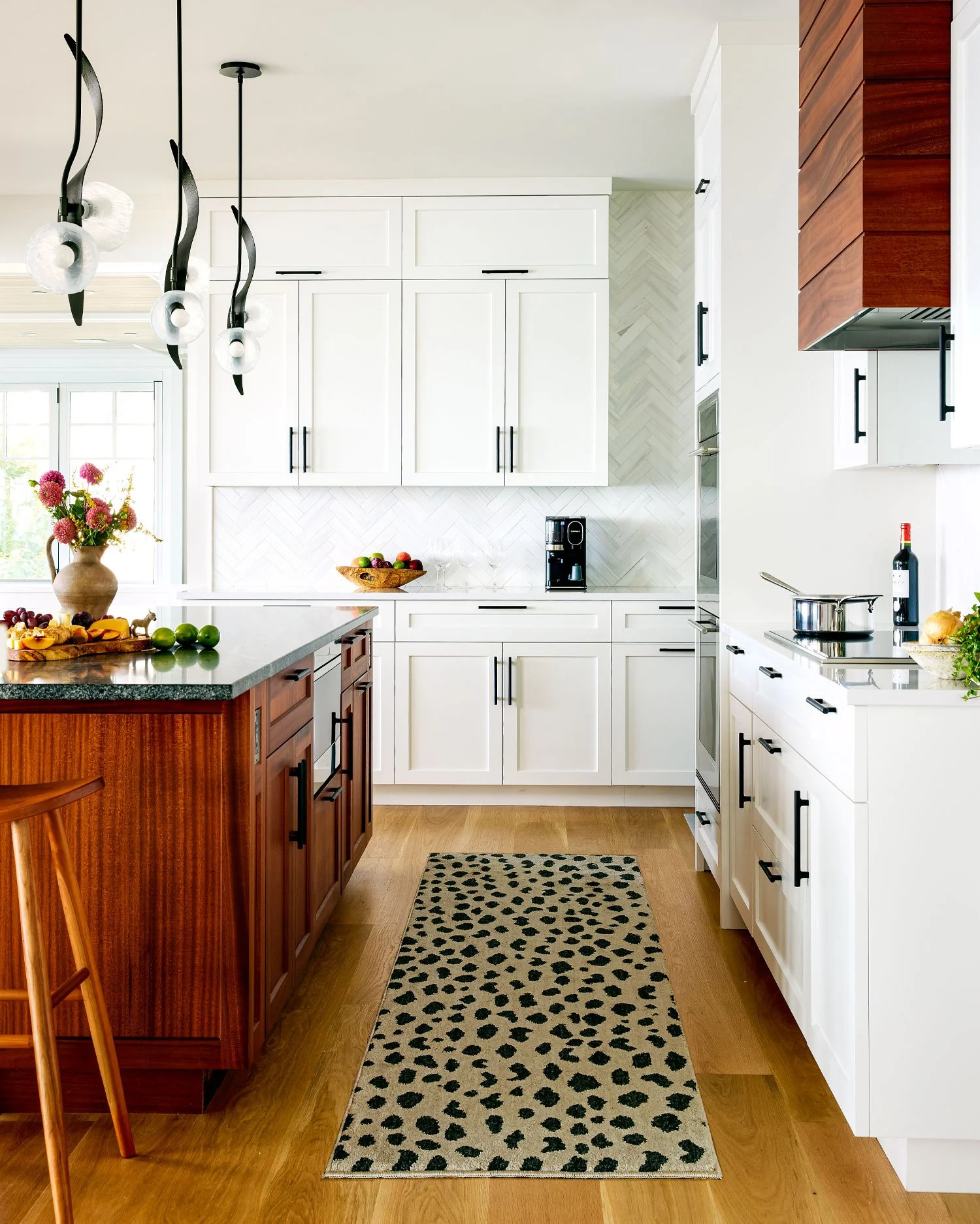 project-page_baylight_5649-kitchen-island-3_v.jpg