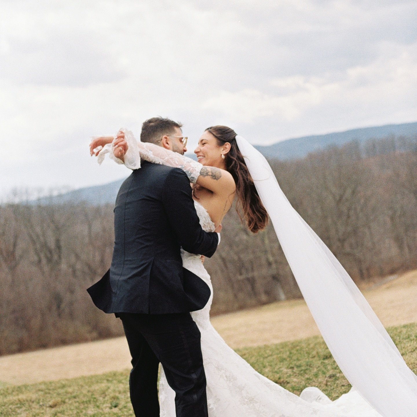 documentation of this perfect day on 35 + 120 film 

venue - @the_garrison 
officiant - randall digiuseppe
content creator - kai harman @maidofcontent
hair - @desireeleighstylist @bridalbyalexandria 
makeup - cassi ramona @reveriebeauty.nyc
flowers -
