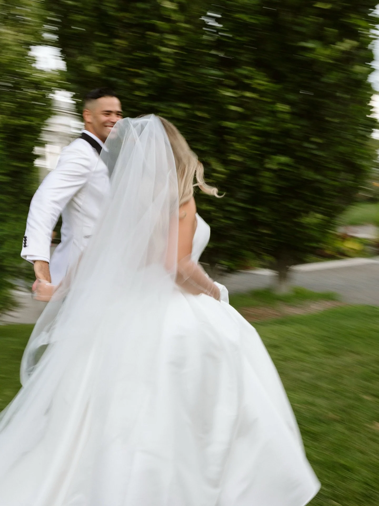 an afternoon with the days 🤍

planner - @peraltalatelier 
hair -@hairbyada_ny 
makeup - @facesbynao
videographer -@dreamwood.pro 
florals - @columbia_florist_ 
venues - @untermyergardens @zupparestaurant 
music - @kerrilattenmusic and sylvia&rsquo;s
