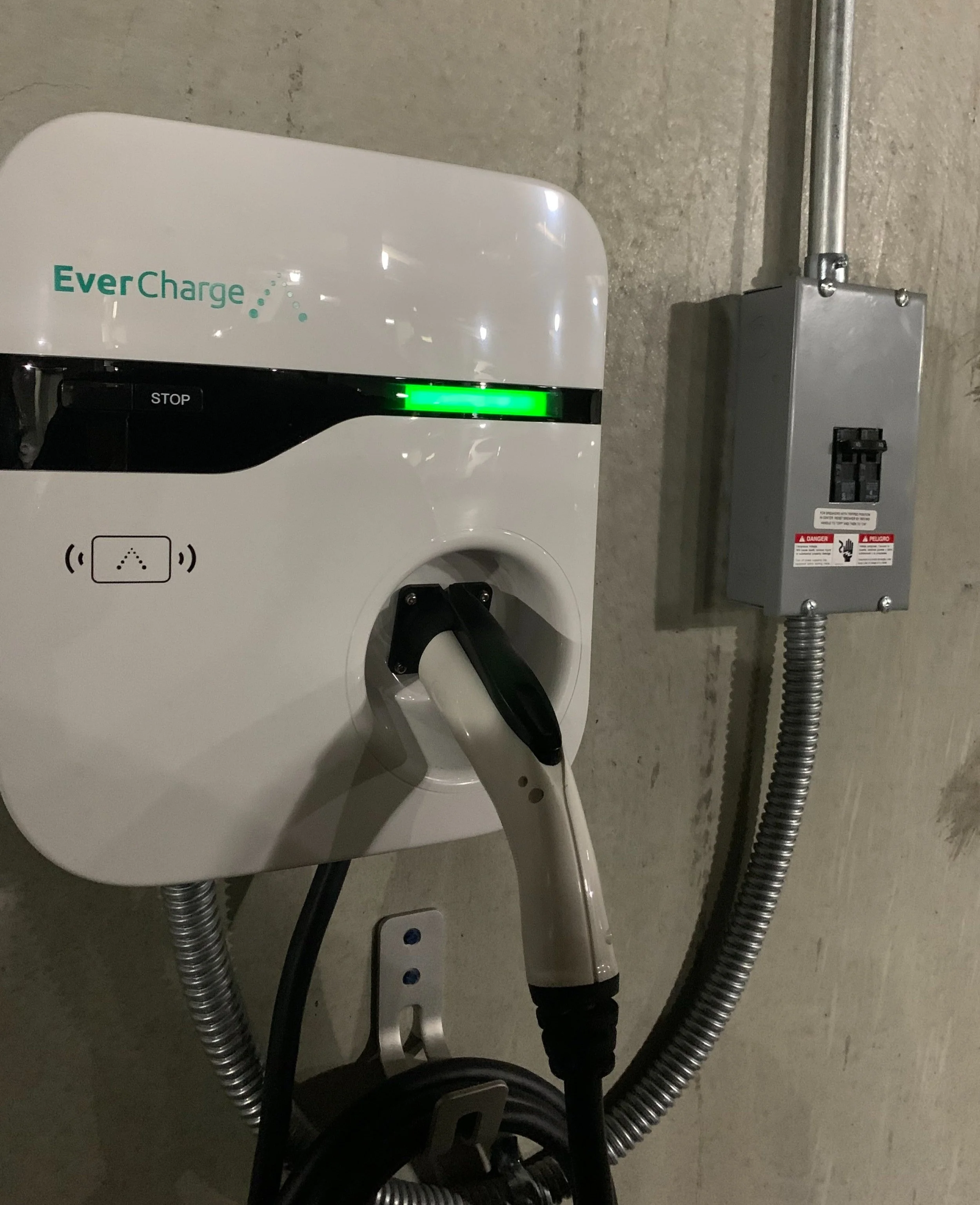 REF CORP PROJECT: CAR CHARGER