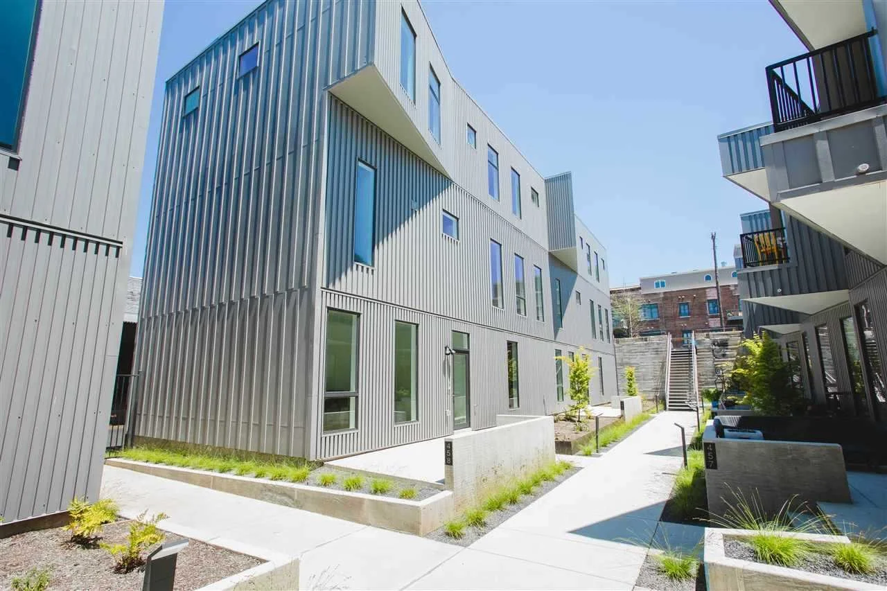 Frontline with walkway.jpg