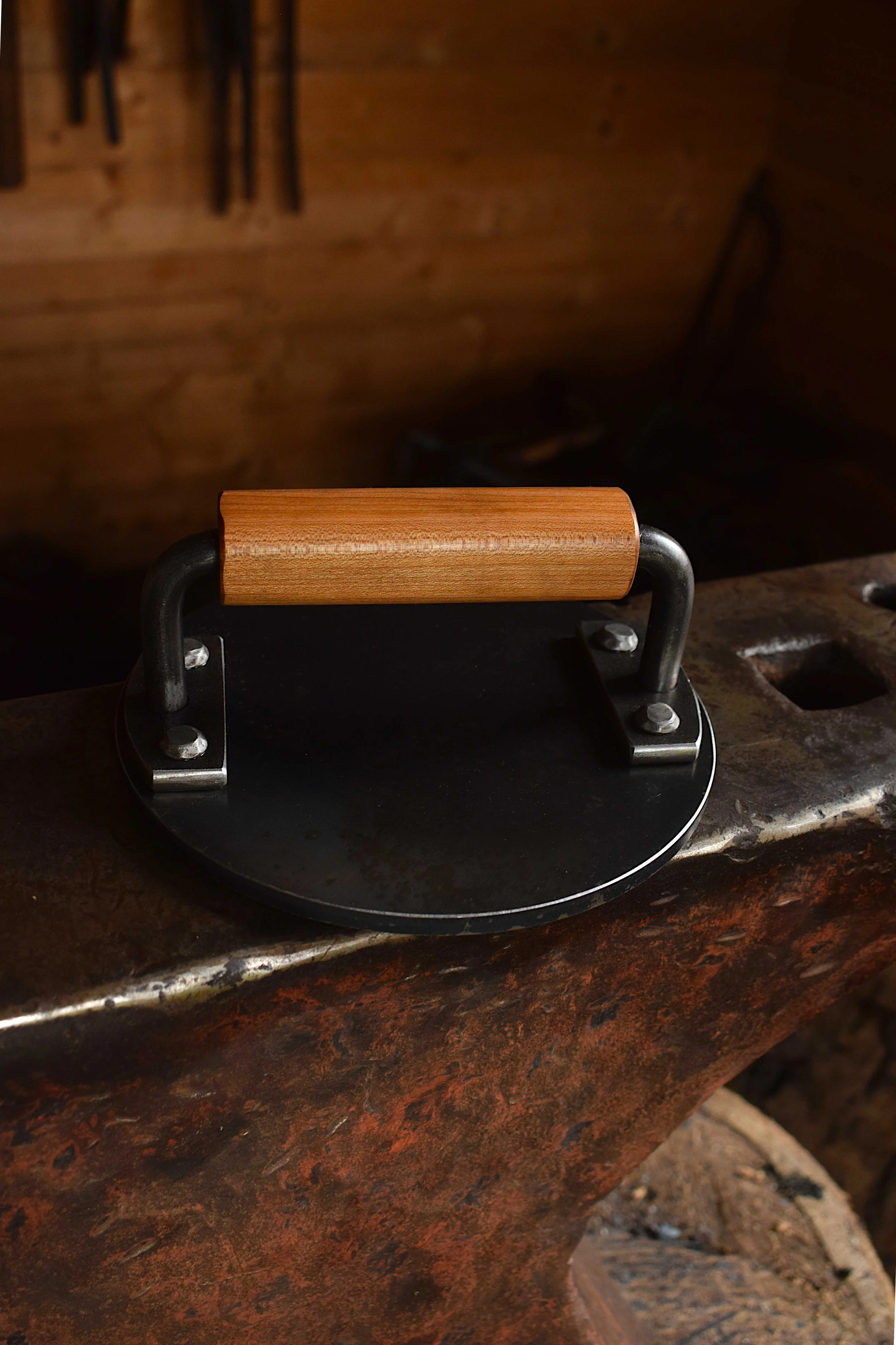 Burger/patty press. Meat weight. Handforged steel