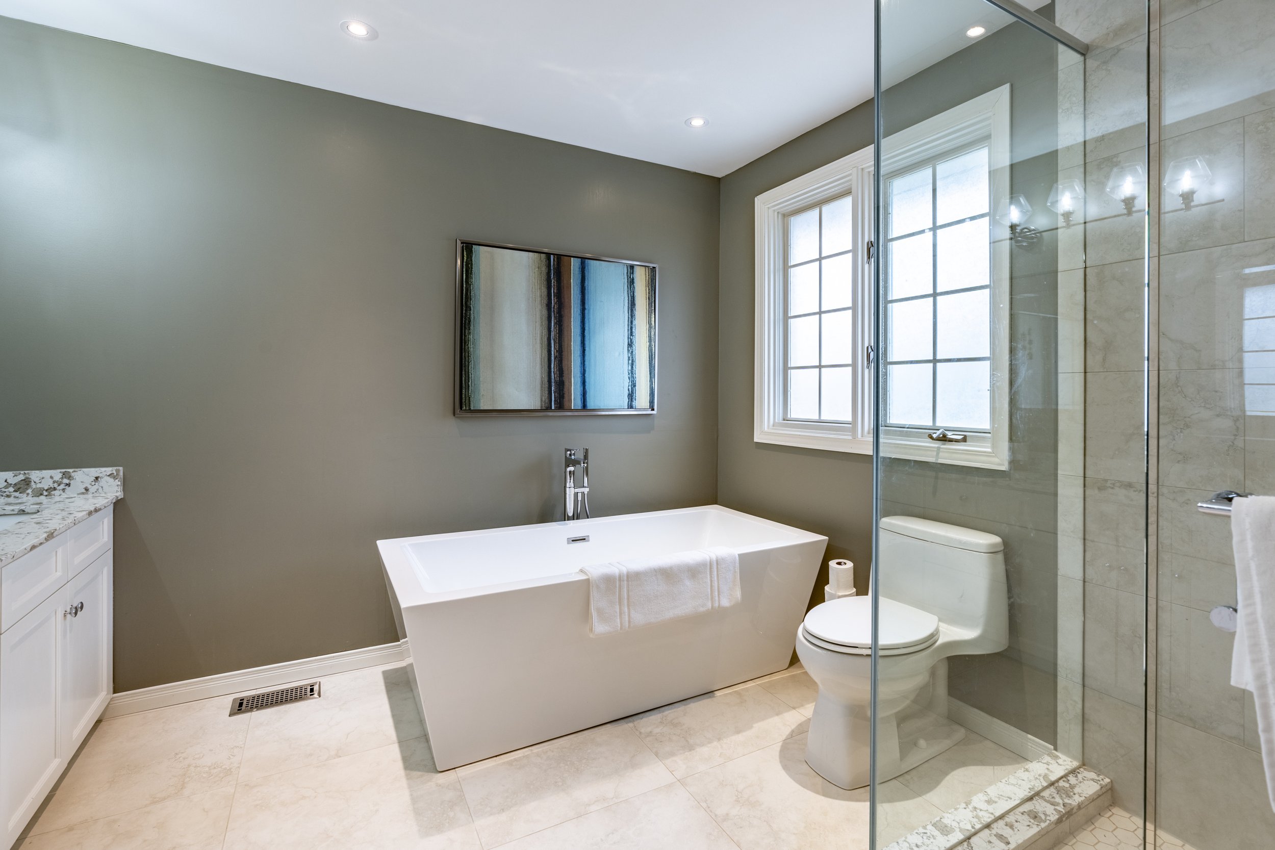 592 Stonebury Cres-34.jpg