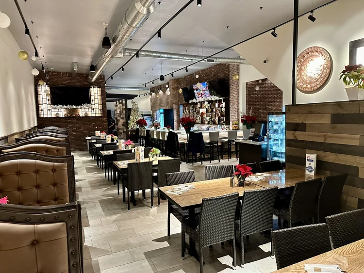 Adel Fiesta dining room