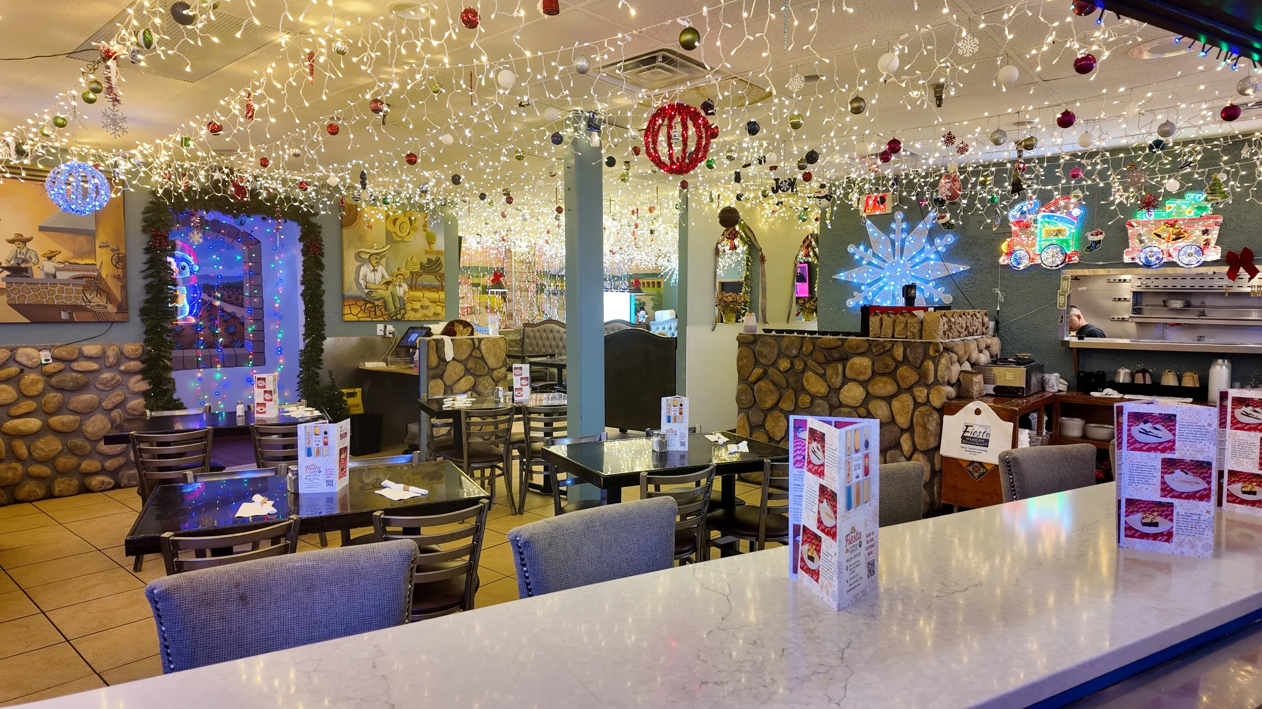 Experience the best Mexican food in Central Iowa at Fiesta Mexican Restaurant! Voted a top spot for authentic tacos, sizzling fajitas, and the best margaritas in Des Moines, West Des Moines, Adel, Pleasant Hill, Altoona, Waukee. Whether you’re search