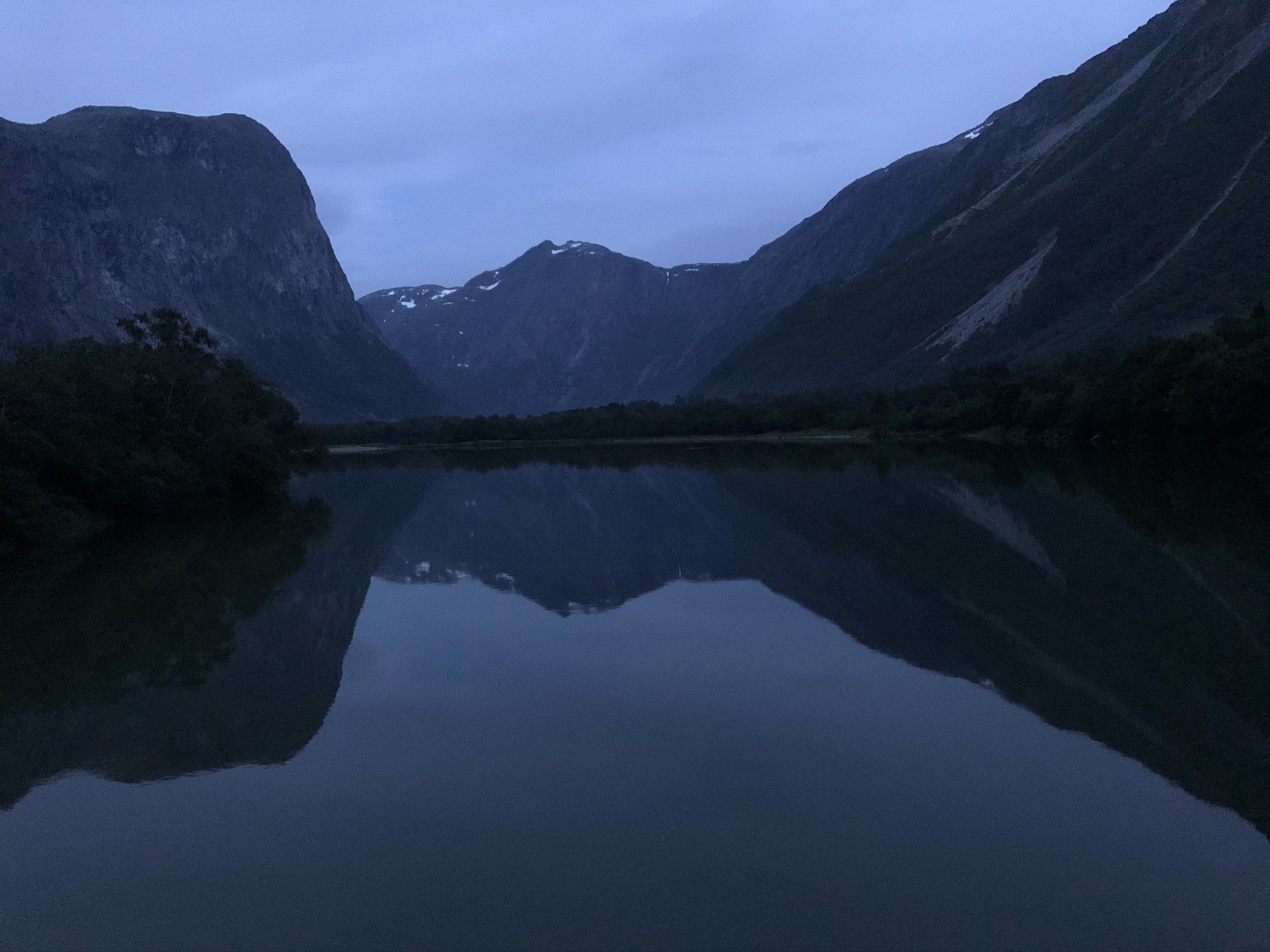 Mongejura og Døntetind 20. august kl 21.58.jpeg