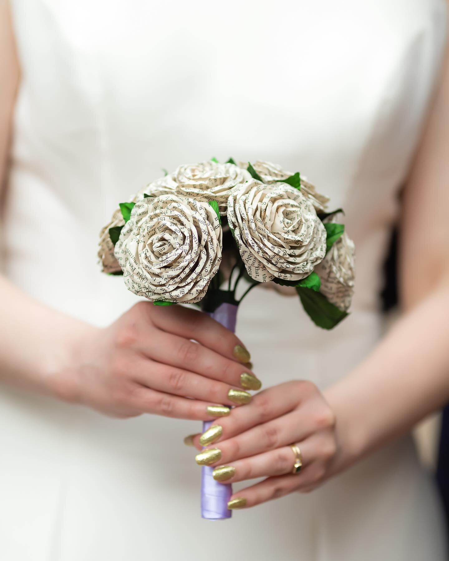 Paper flowers, gold crowns. 

#greenvintagephotography #midtownportraitstudio #midtownsacramento #sacramentoportraits #davis #roseville #folsom 
 #sacramentophotographer #sacramentophotography #sacramentofamilyphotography #sacramentofamilyphotographe