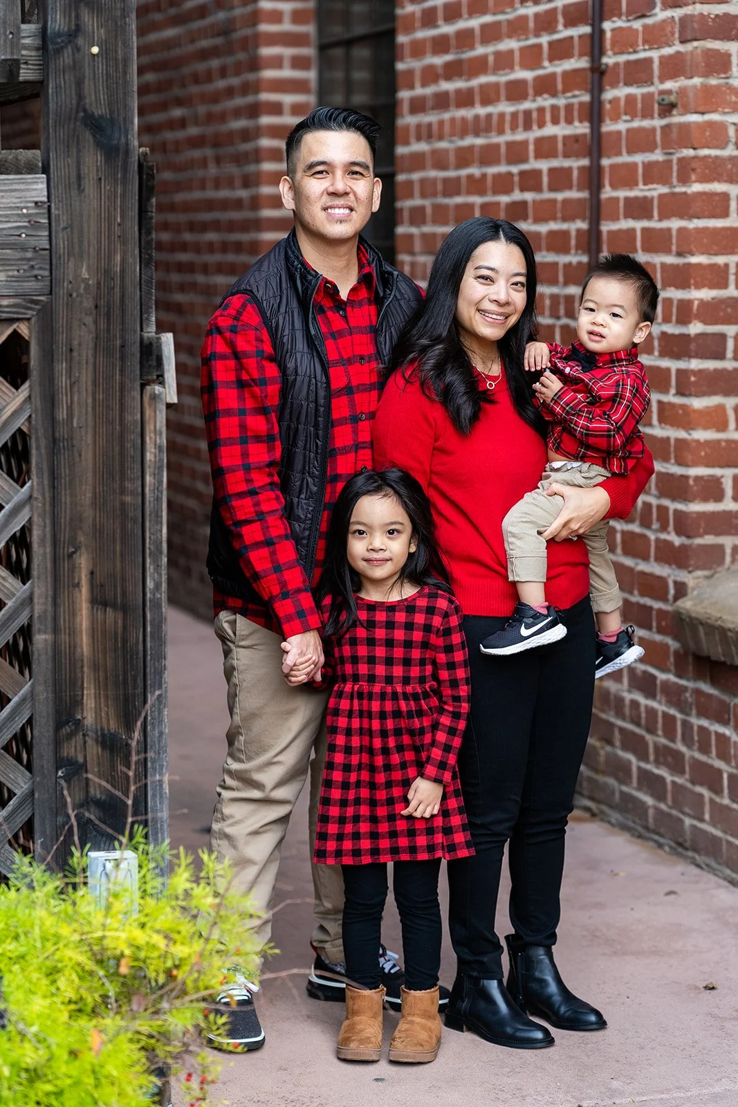 63-231224 Estella Fam.jpg