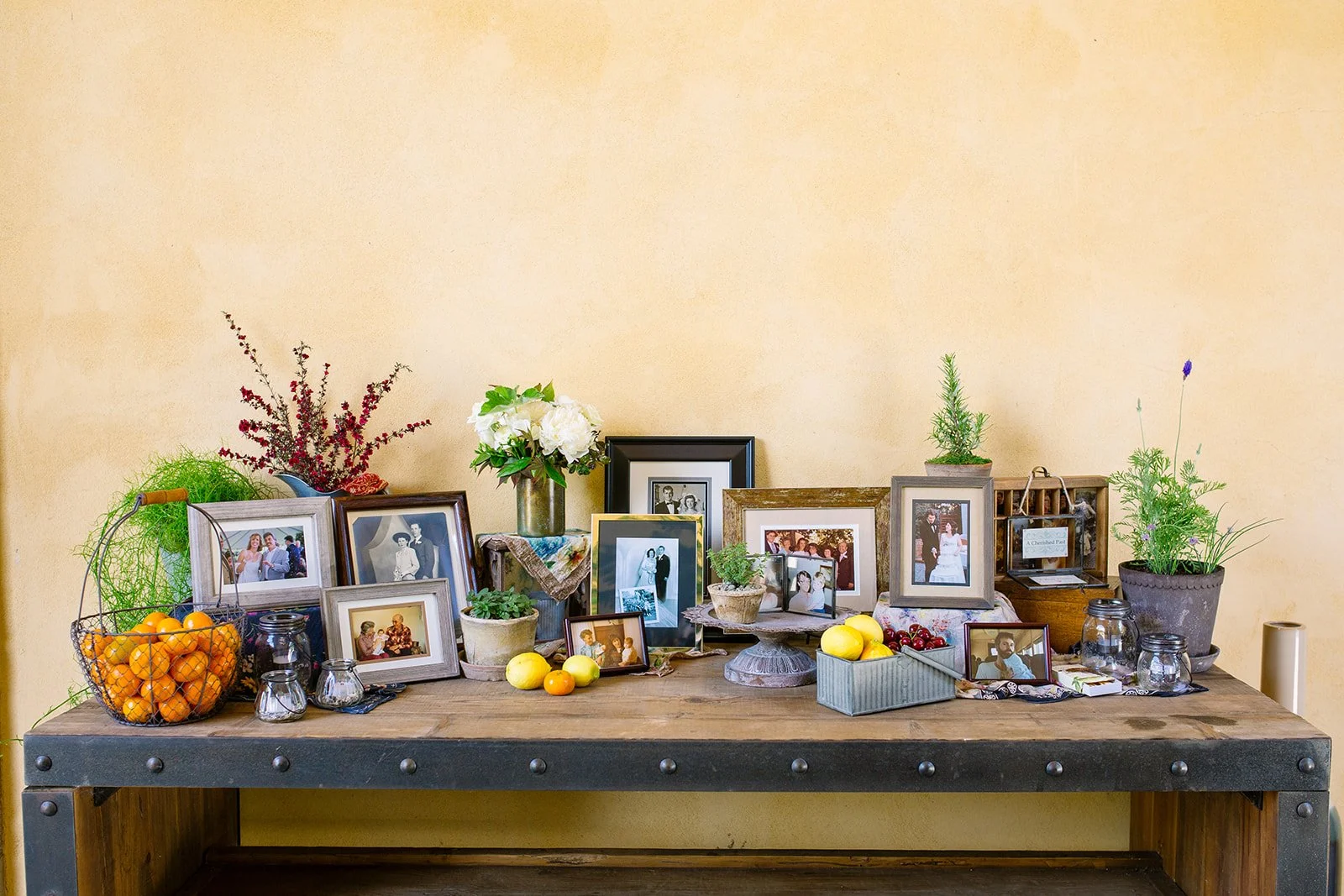 welcome table wedding decor