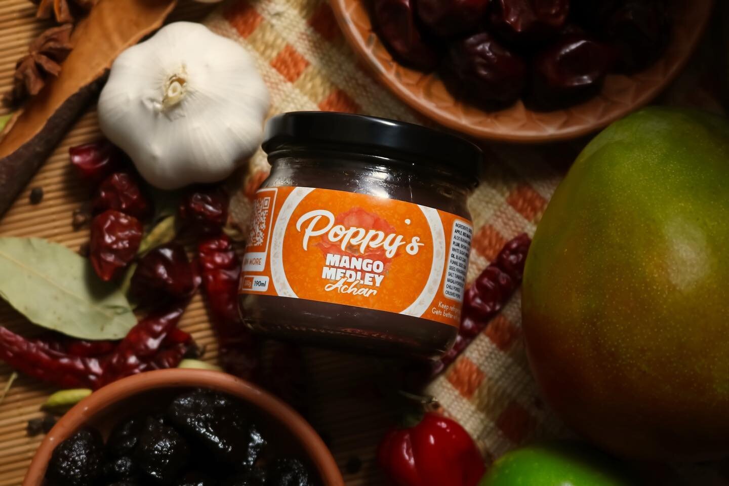 MANGO MEDLEY 🥭🍏

Order this Achar online on our website or through messaging us on Instagram/Facebook! We now accept credit card &amp; Apple Pay! Delivery is free to Ajax, Pickering &amp; East Scarborough and $5 flat for the GTA! 

While quantities